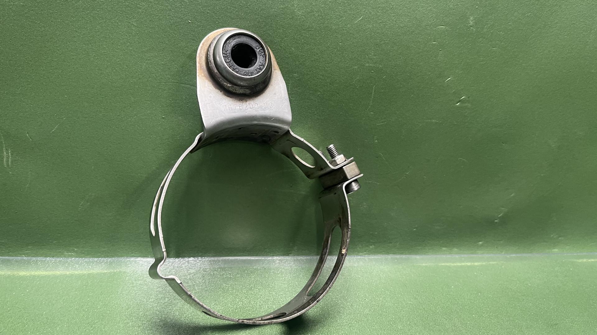 Кронштейн выпускного коллектора R nineT / HP/  R 1200 GS Adventure / R 1200 GS / R 1200 S / HP2 Sport 18117676202