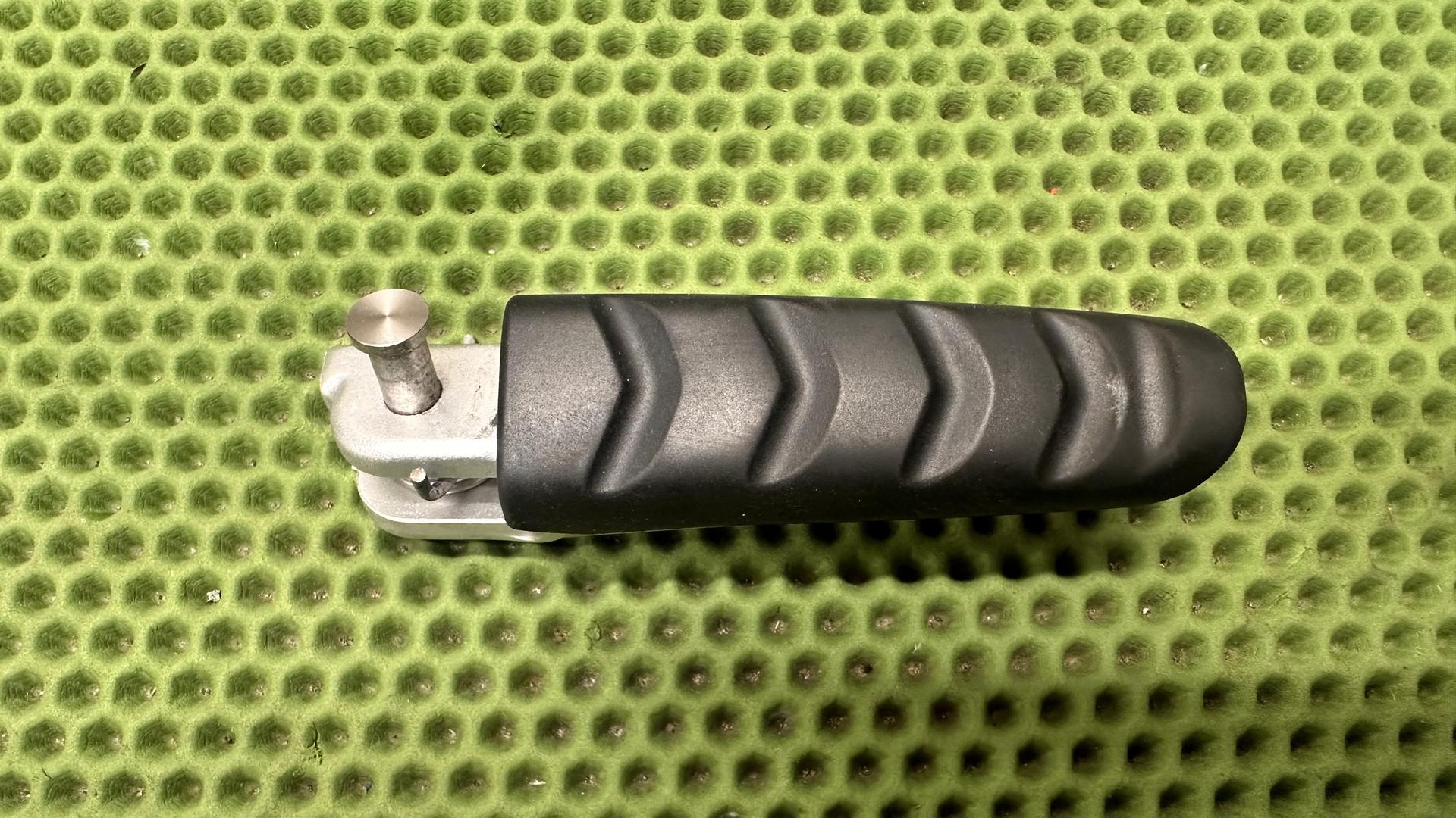 Упор для ноги П с резиновым элементом 46717700914