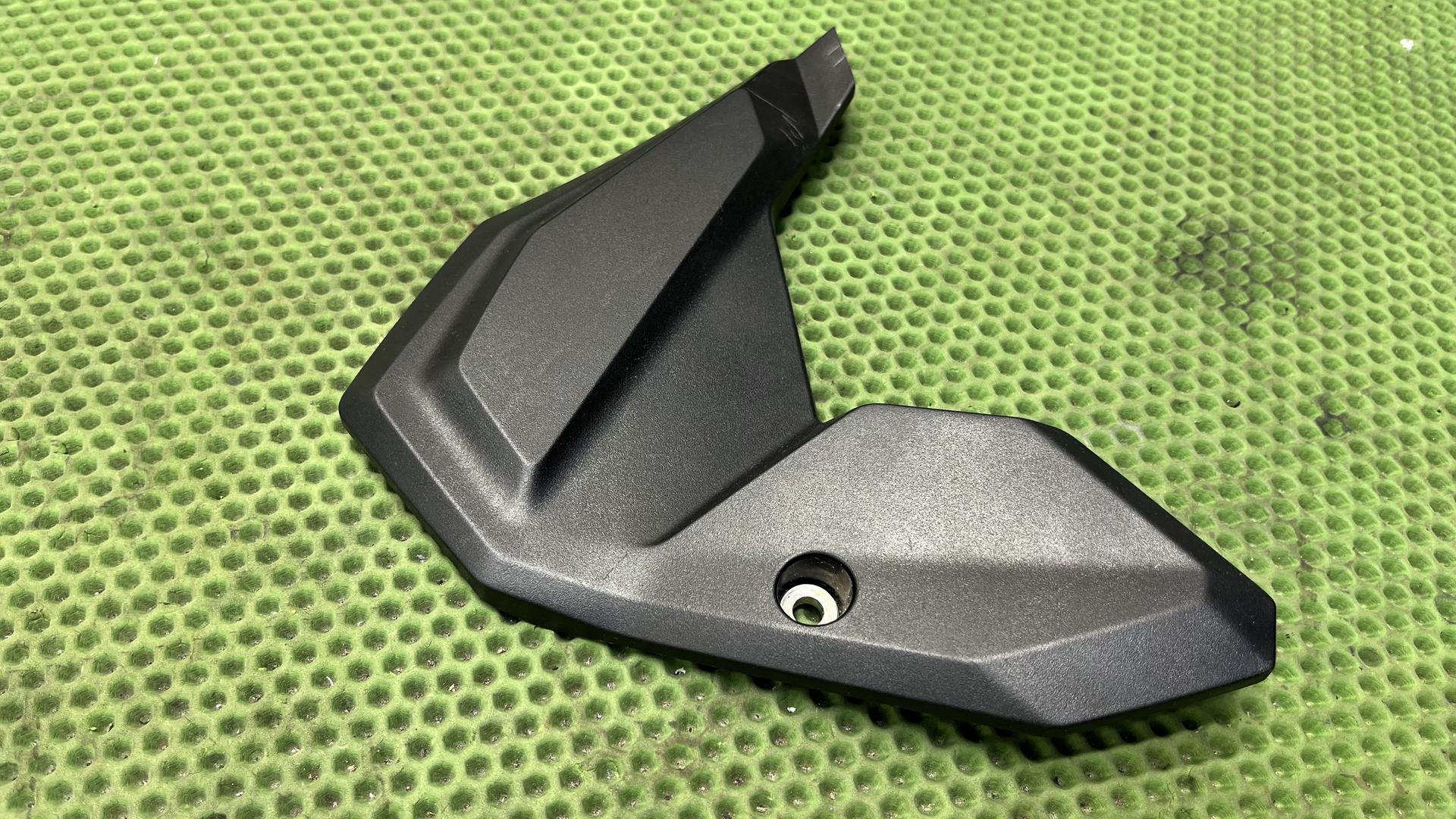 Рама-накладка левая 46639899159