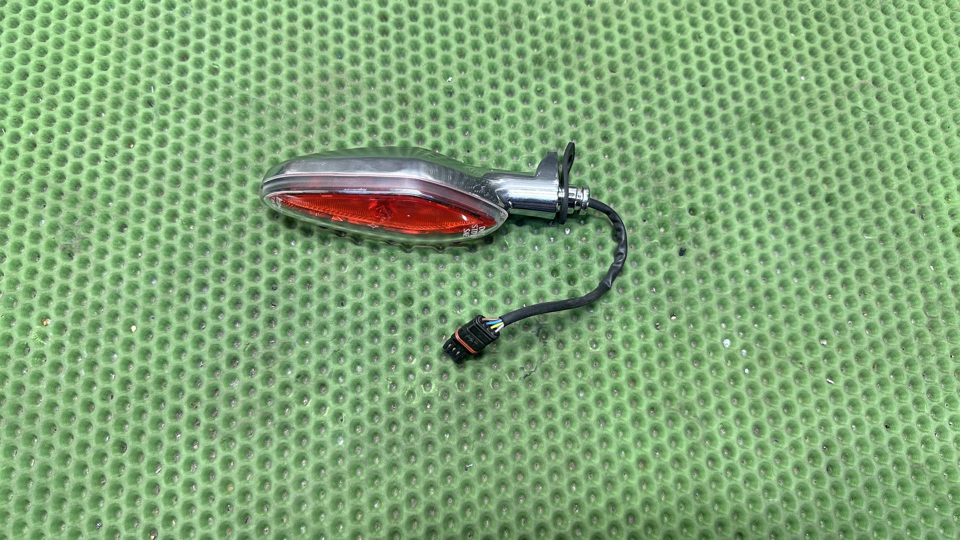 Поворотник задний левый (SAE) R18 63231539659