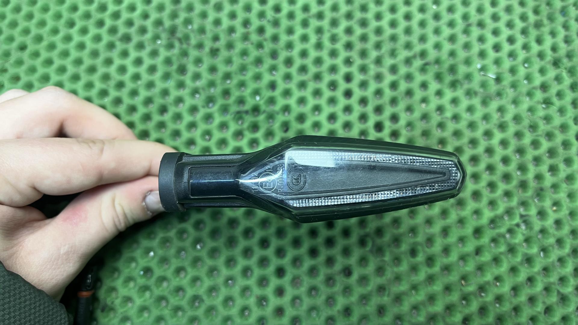 Поворотник LED задний 63238557202