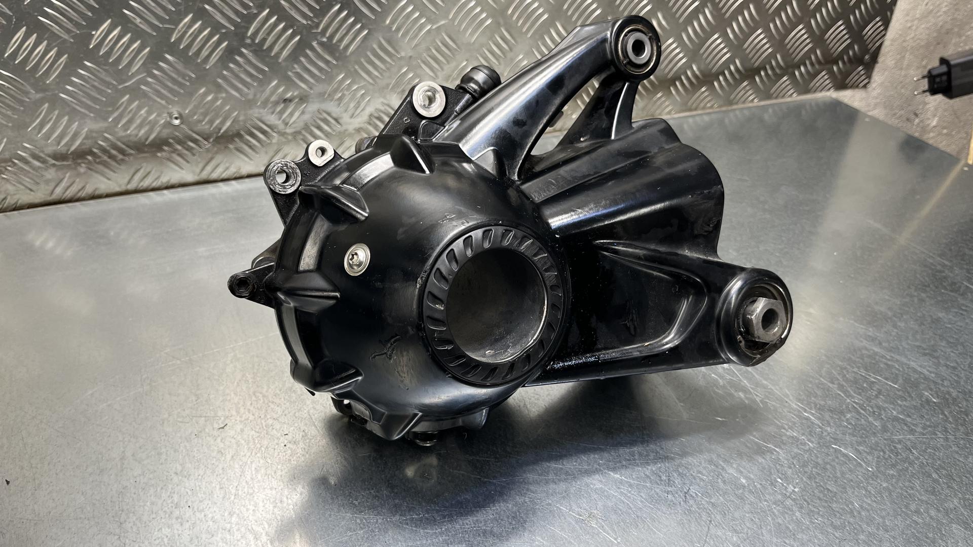 Угловой редуктор (с сапуном) 33118564490