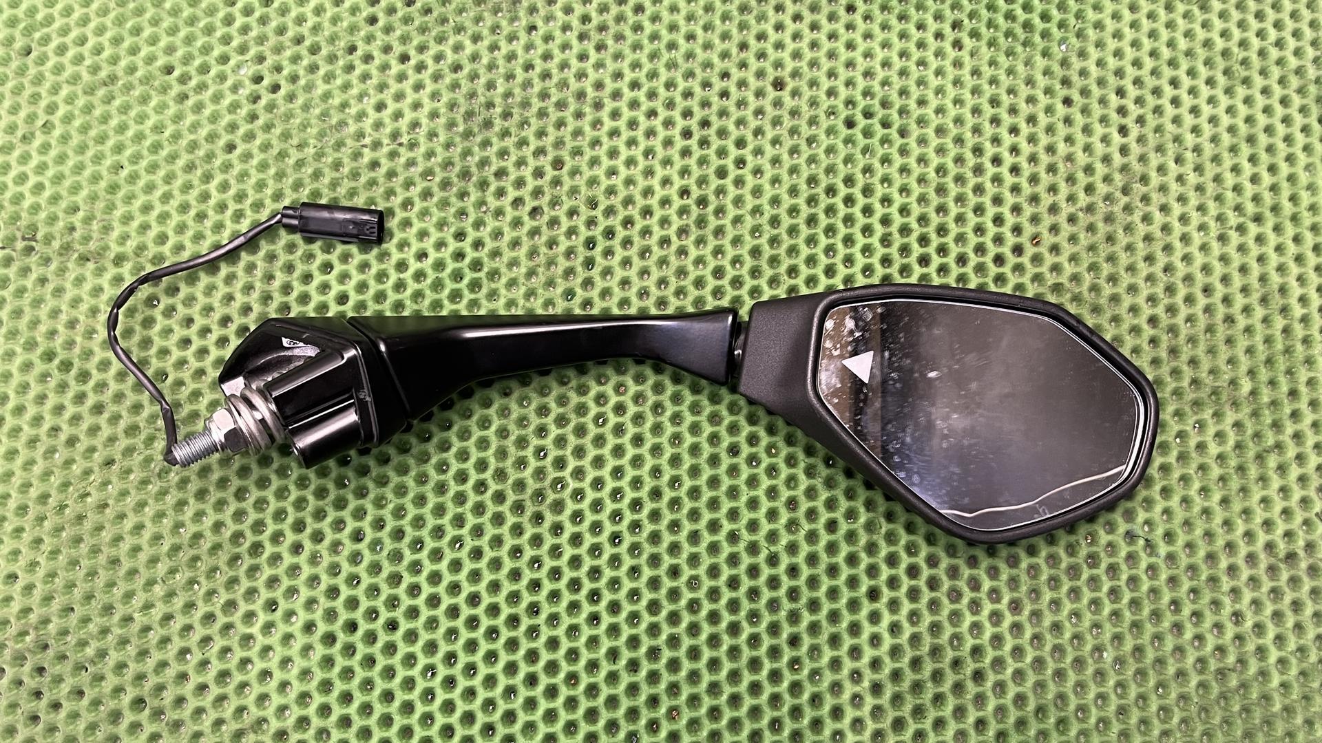 Зеркало правое R1300RS KA5 51165a674b4