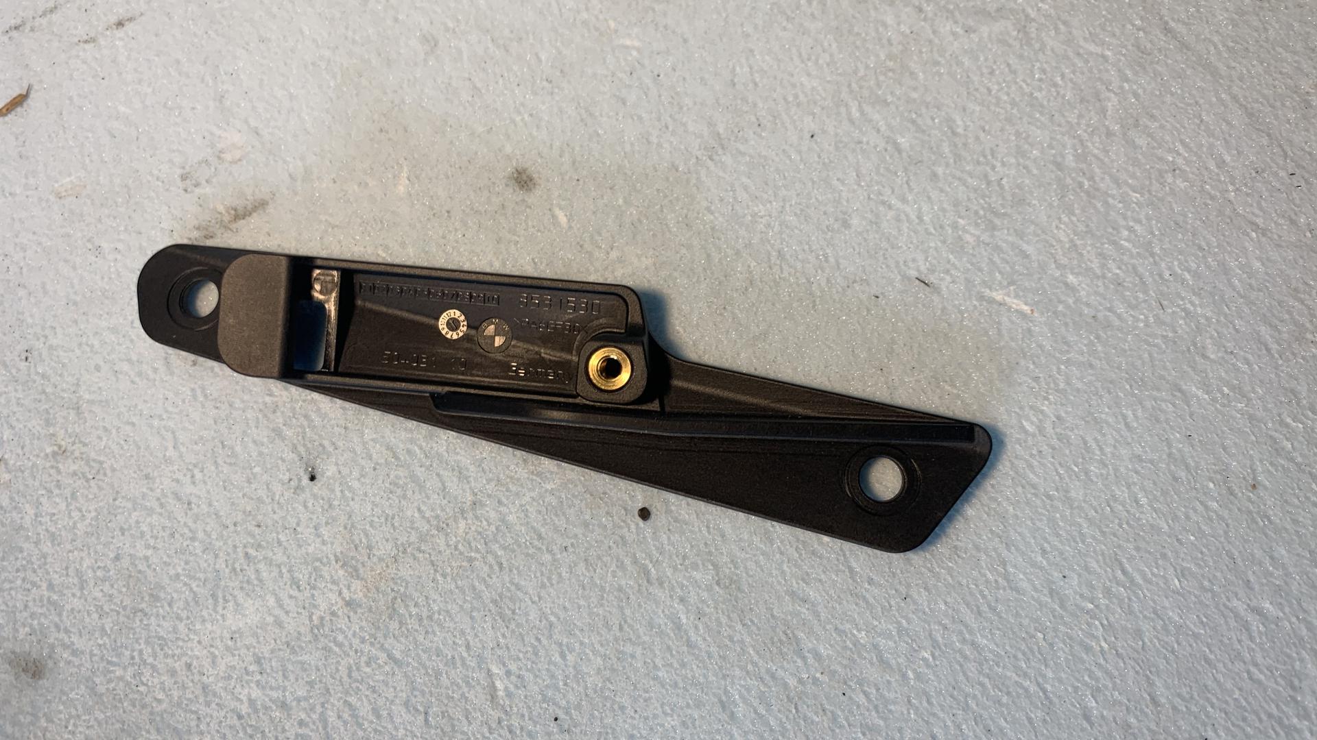 Внутренняя планка стекла правая 46638556016