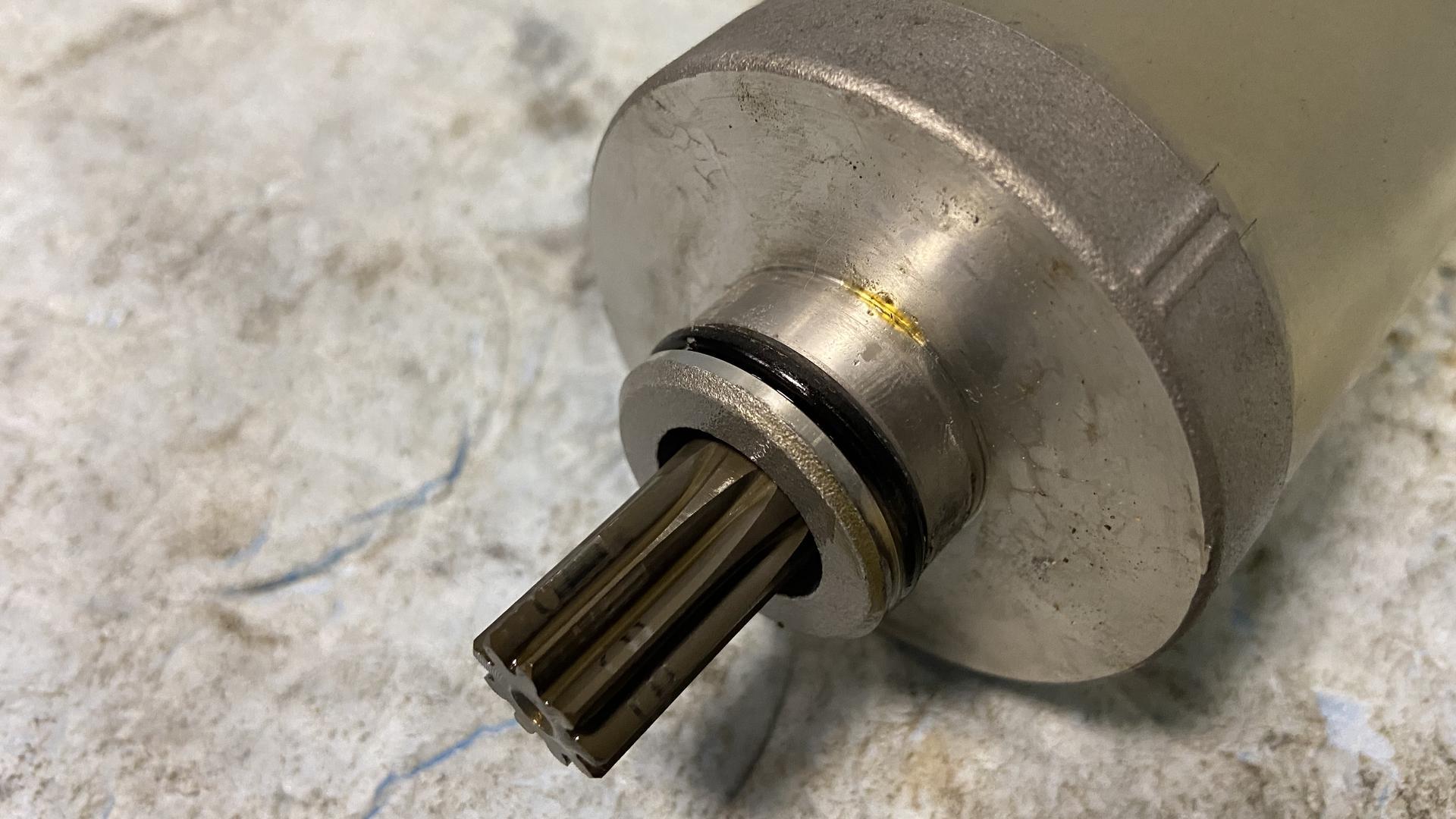 Стартер 12418562101