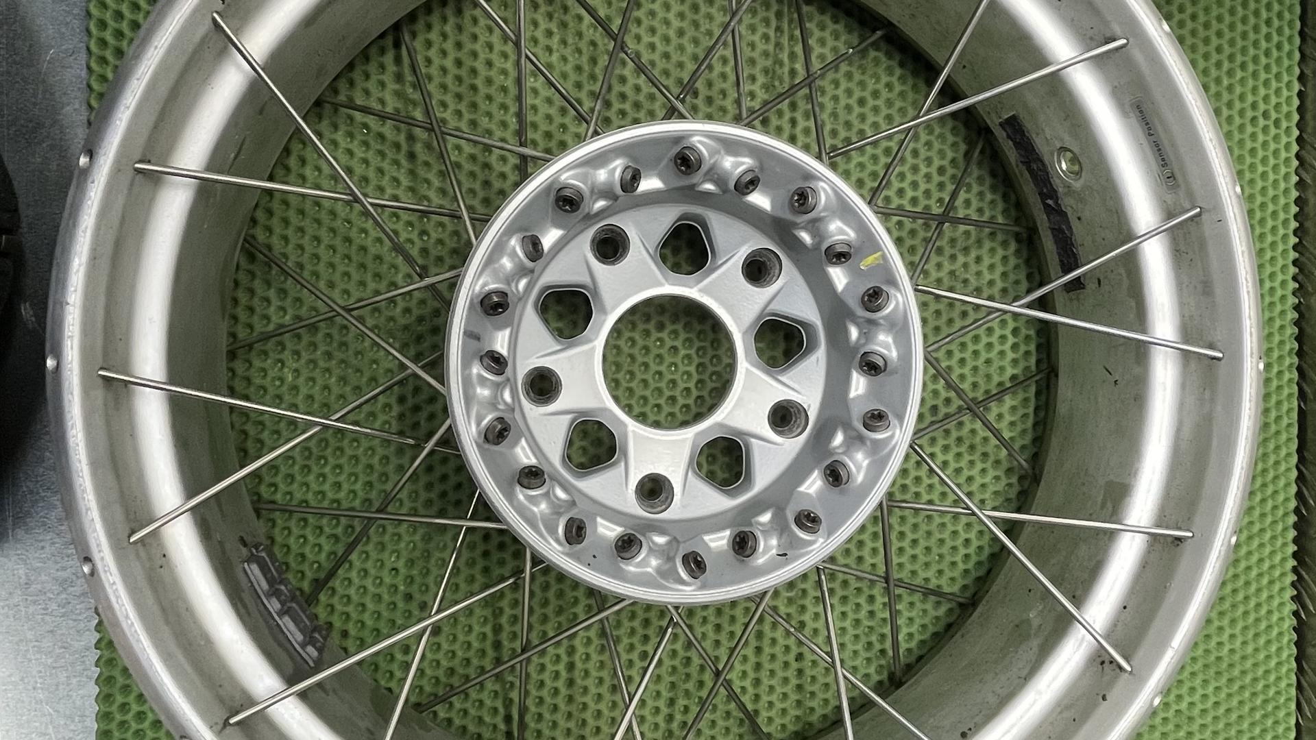 Комплект колес спицованных  серебро K50-51 