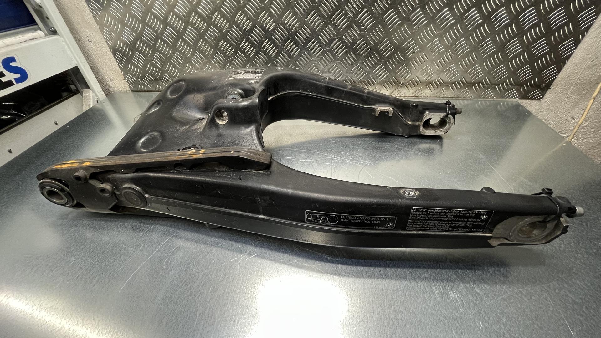 Качающийся рычаг заднего колеса 33358389080