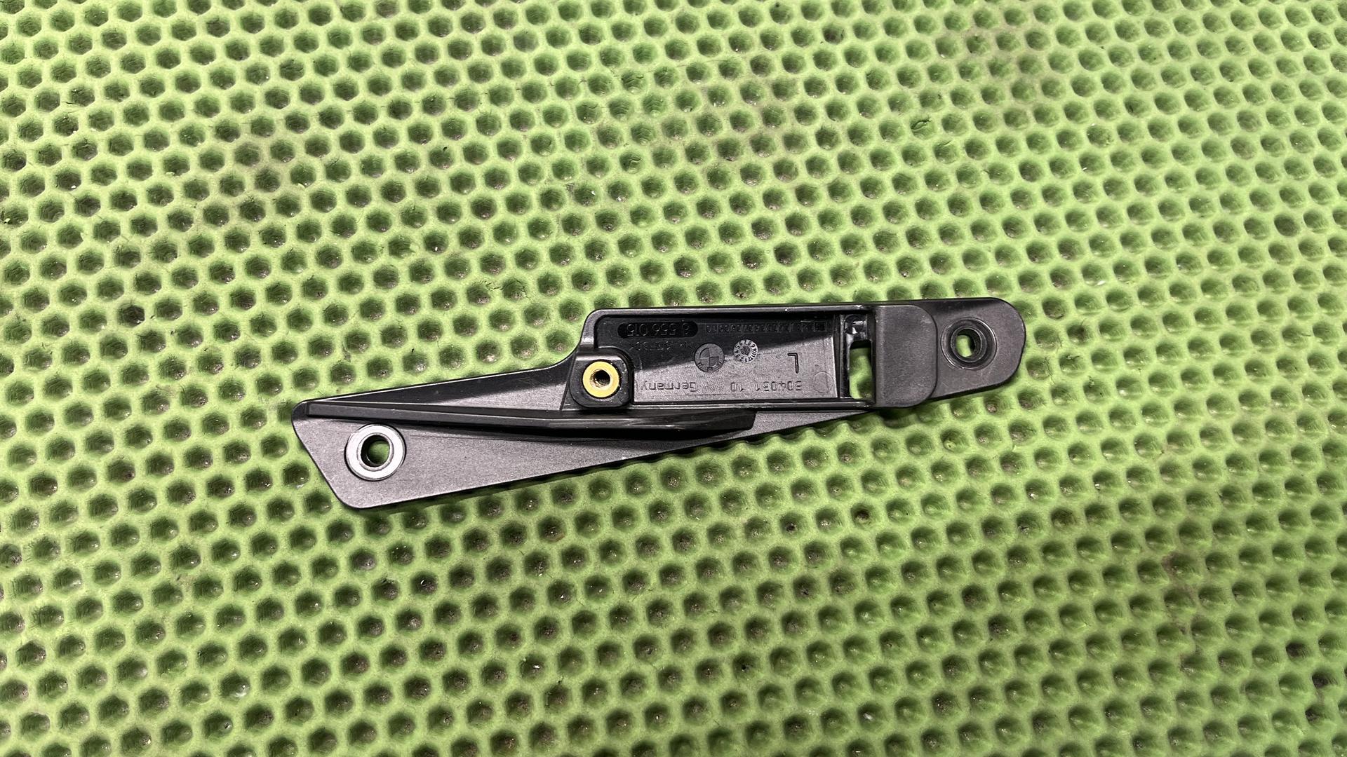 Внутренняя планка стекла левая 46638556015