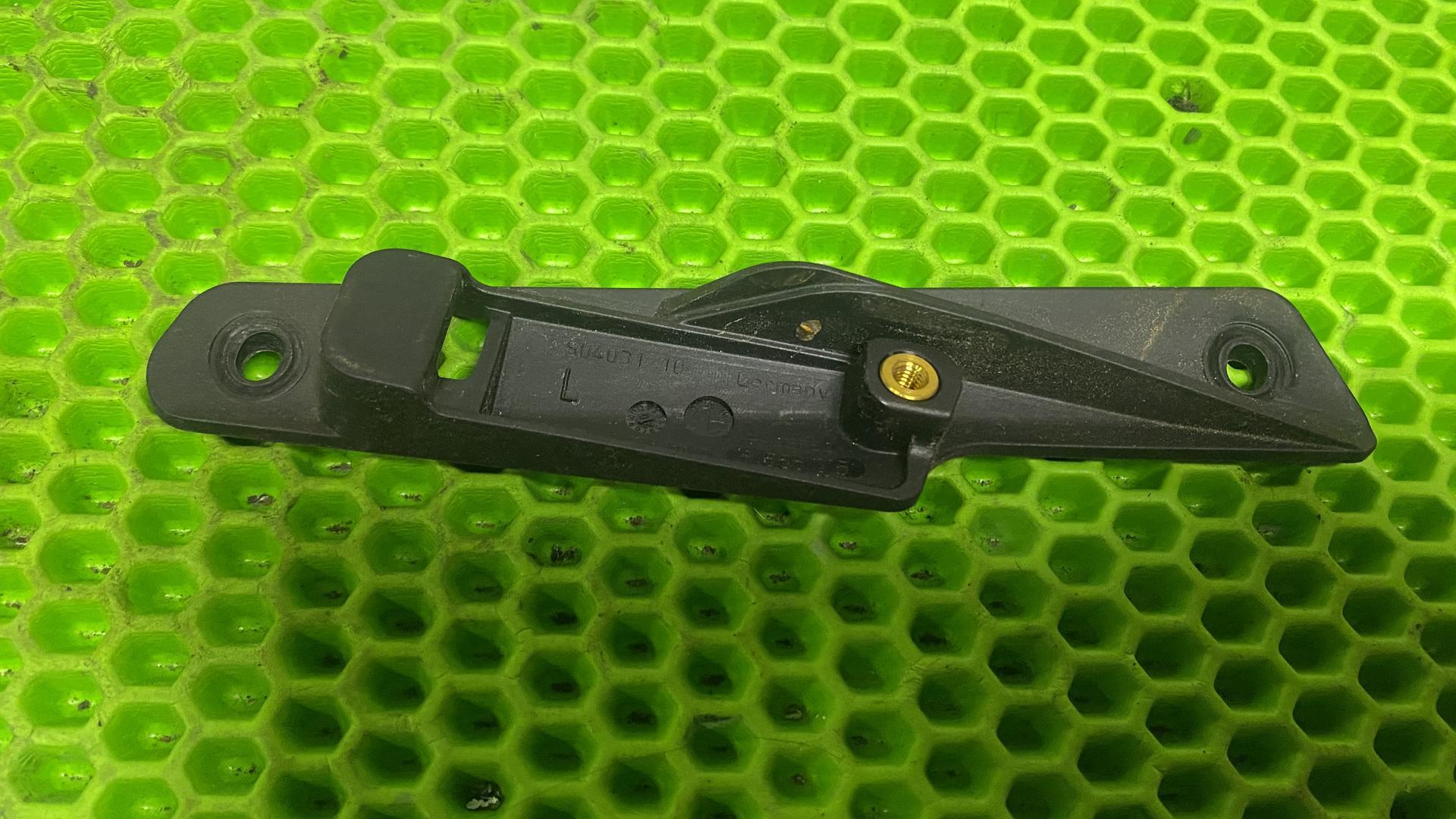 Внутренняя планка стекла левая 46638556015