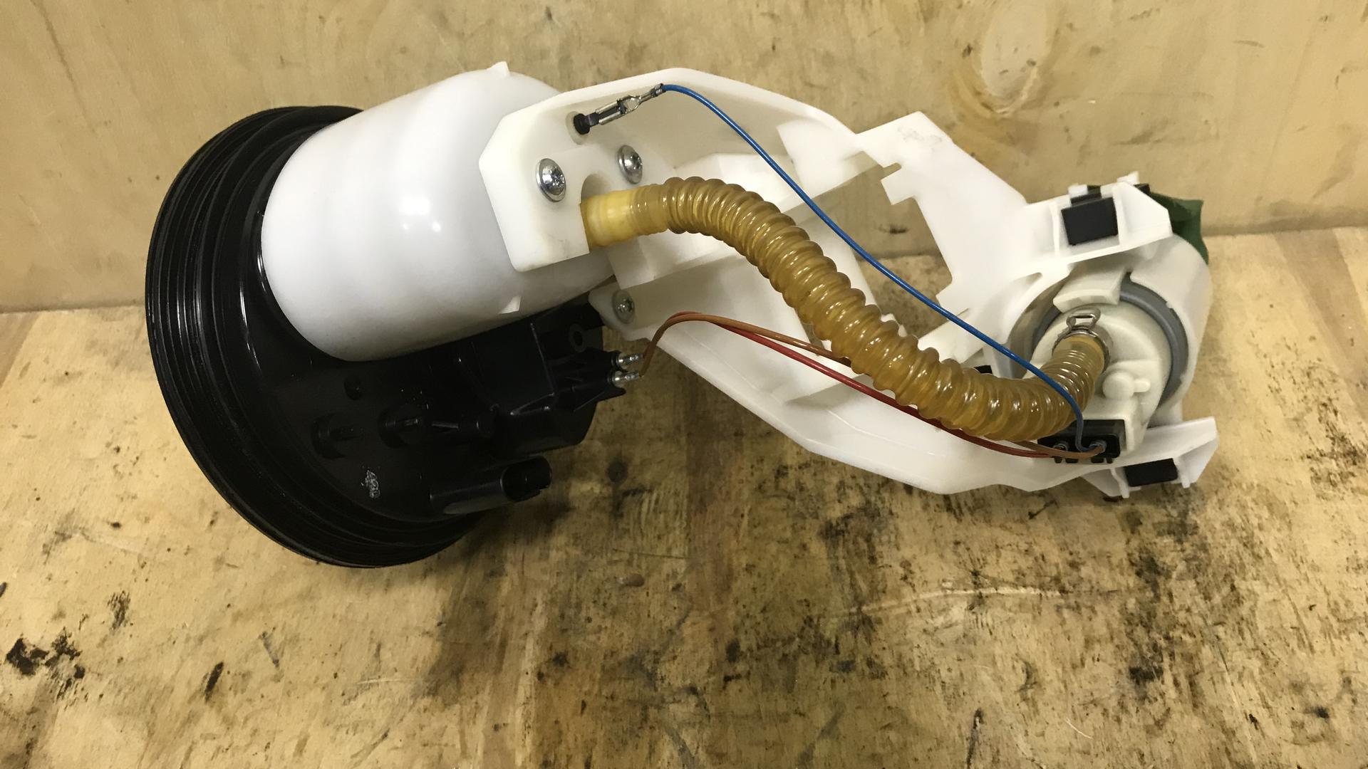 Узел топливного насоса без рыч.датчика 16148554921