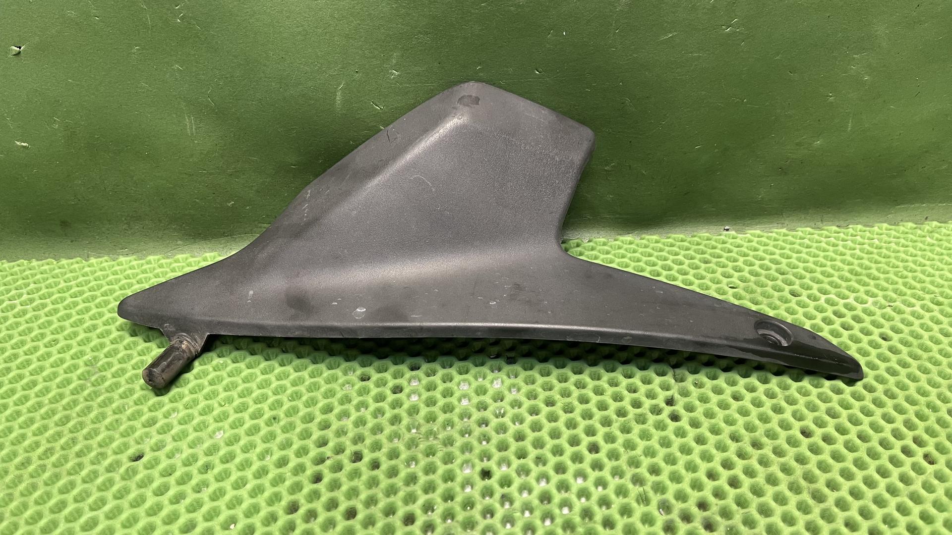 Боковая обшивка Л R 1200 R 46637697194