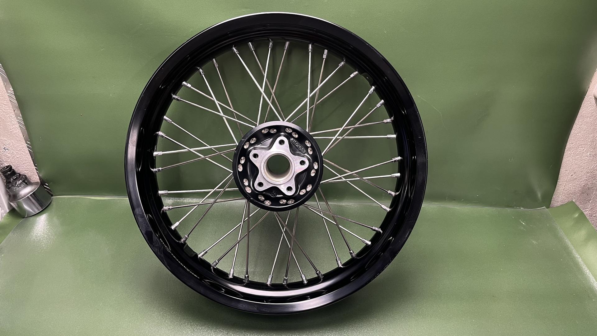 Диск со спицами черн.Пд R18 36318414955