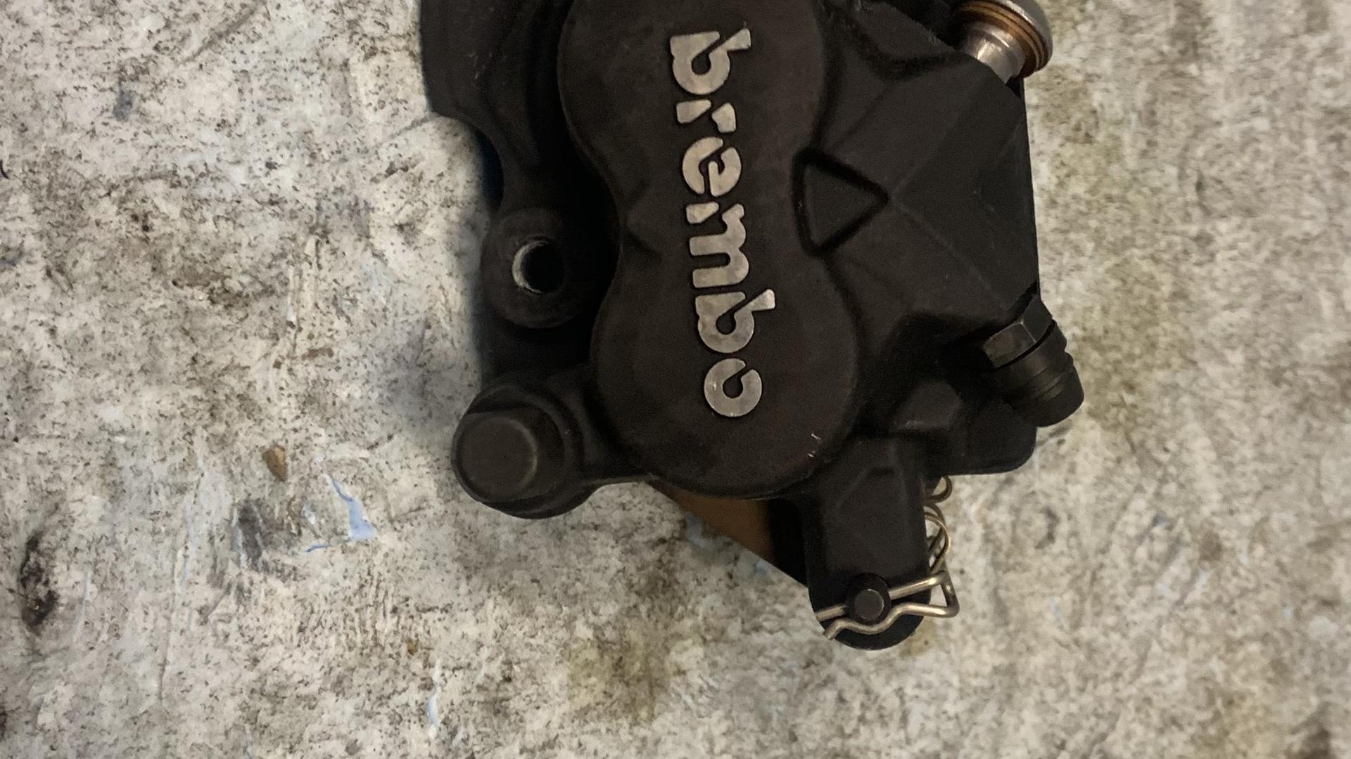 Суппорт тормозного механизма Зд 34218535160