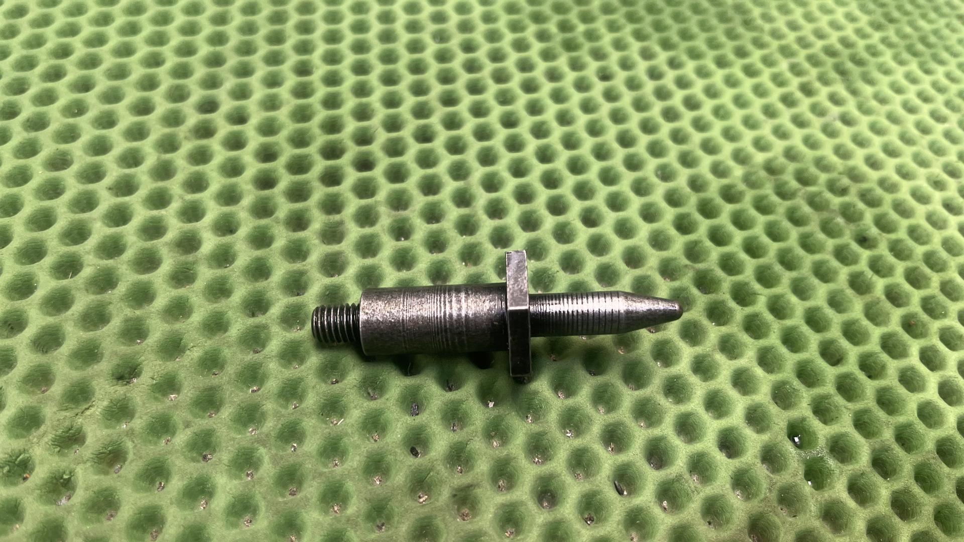 Штифт топливного бака R1300GS/GSA/RT KA1-3 16117105878