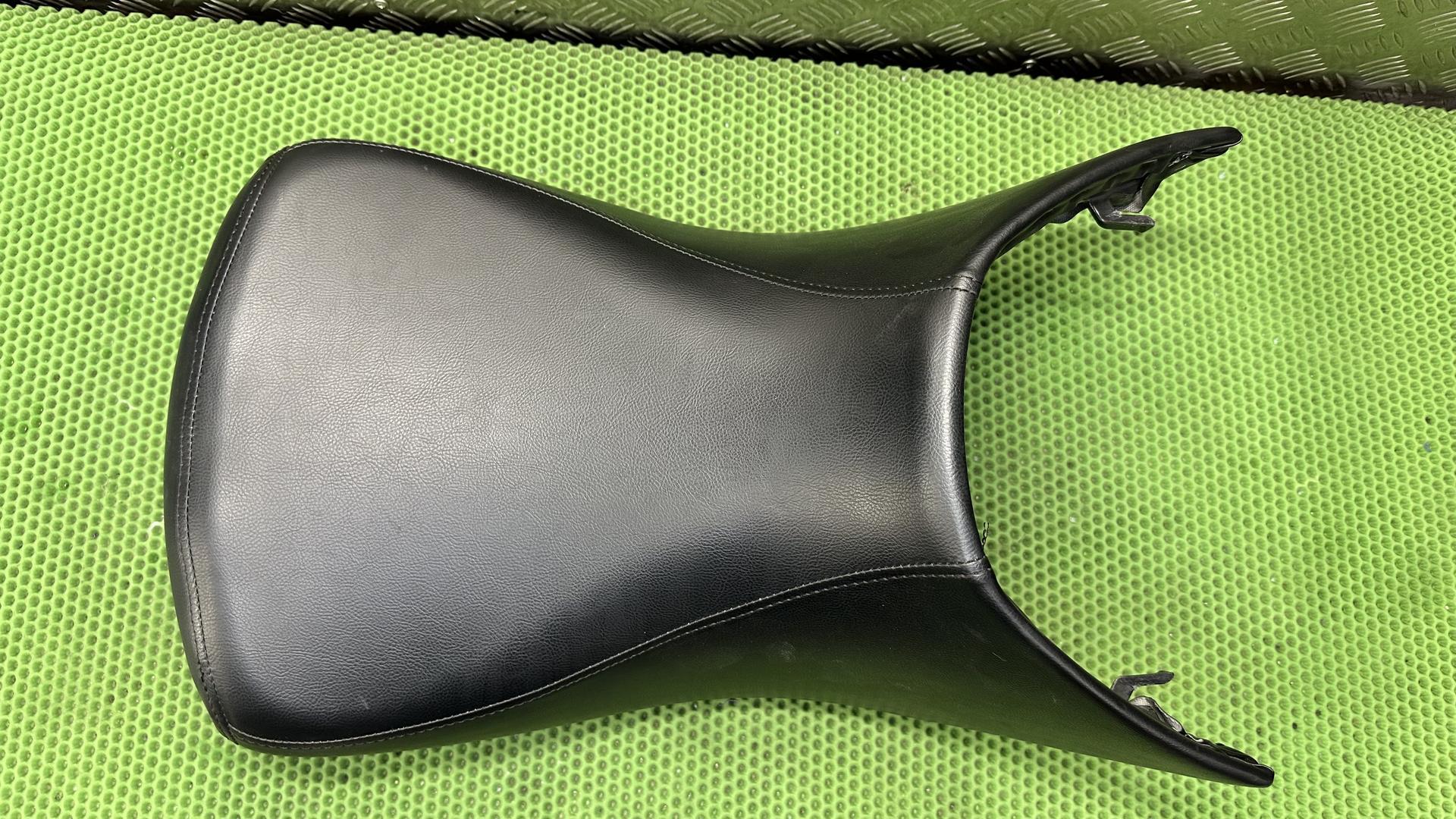 Сиденье черн.Пд 52537708010