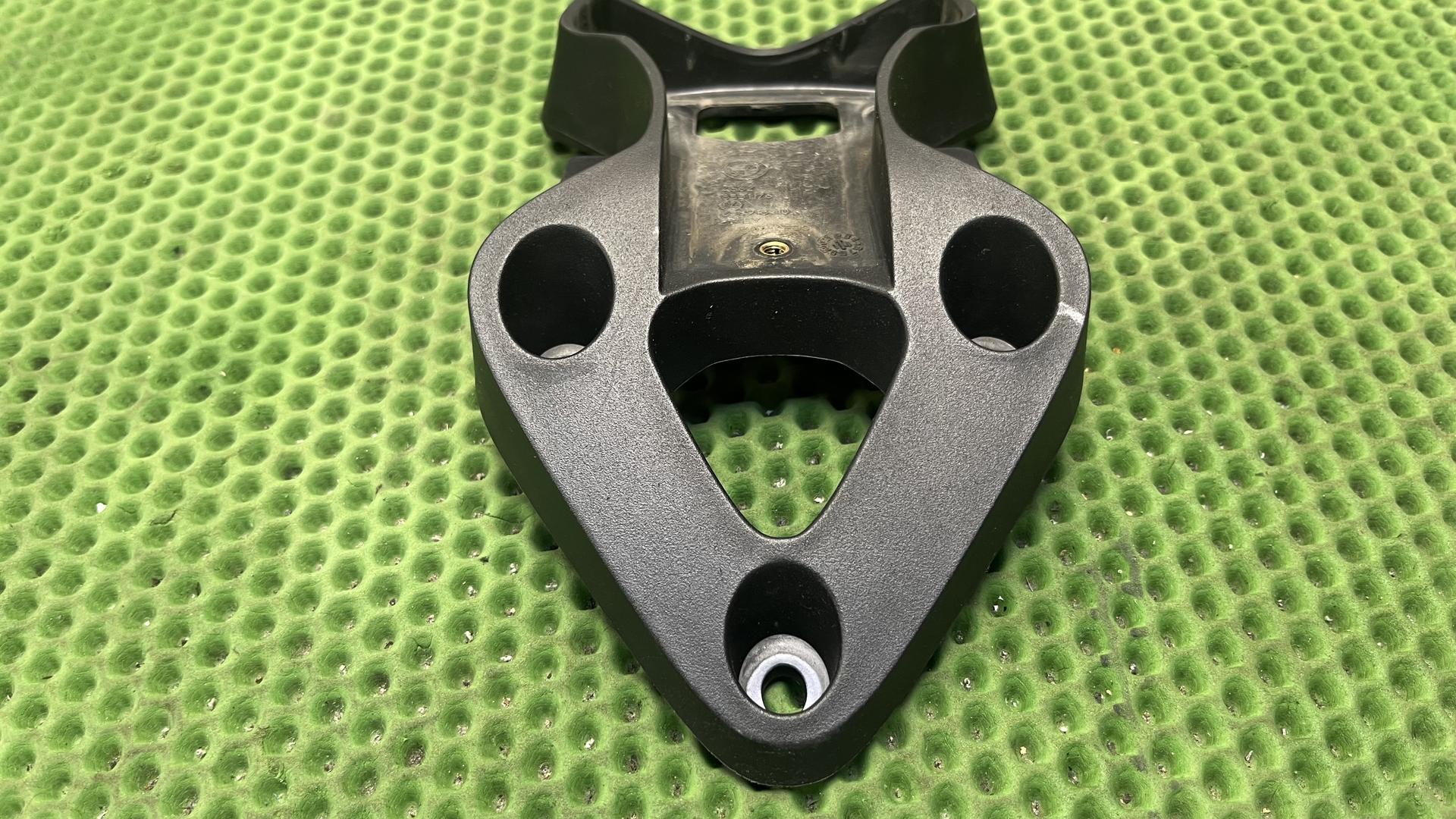 Кронштейн для номерного знака RnineT K21/23 46628531176