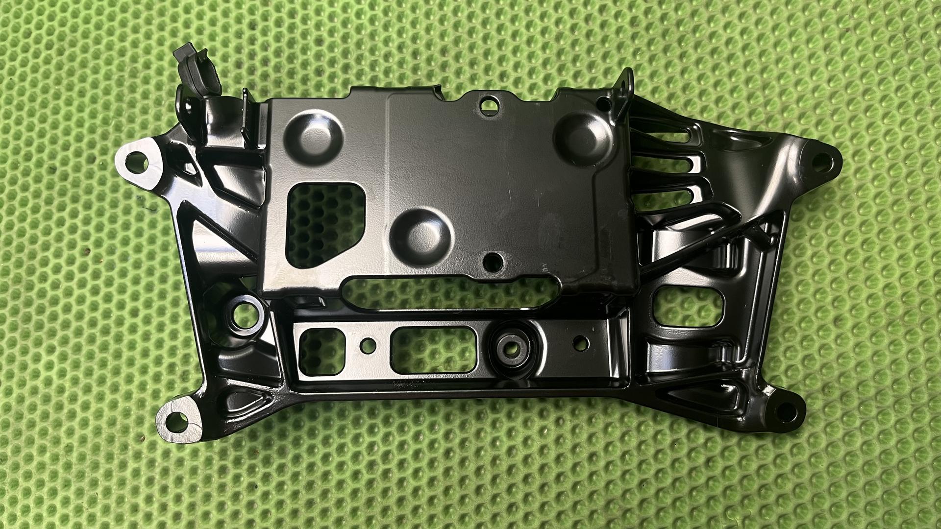 Перемычка подрамника передняя R1300GS/R/RS KA1/4/5 46517923233