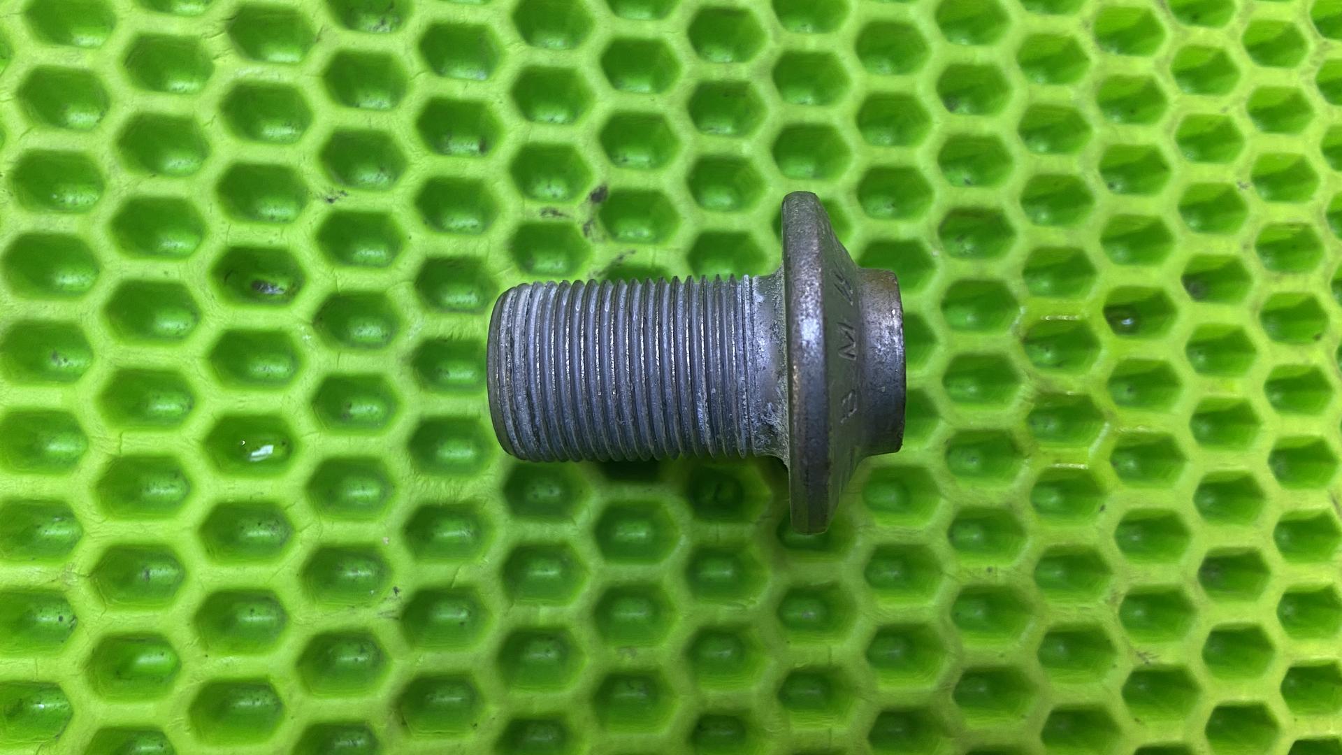 винт 36318561528