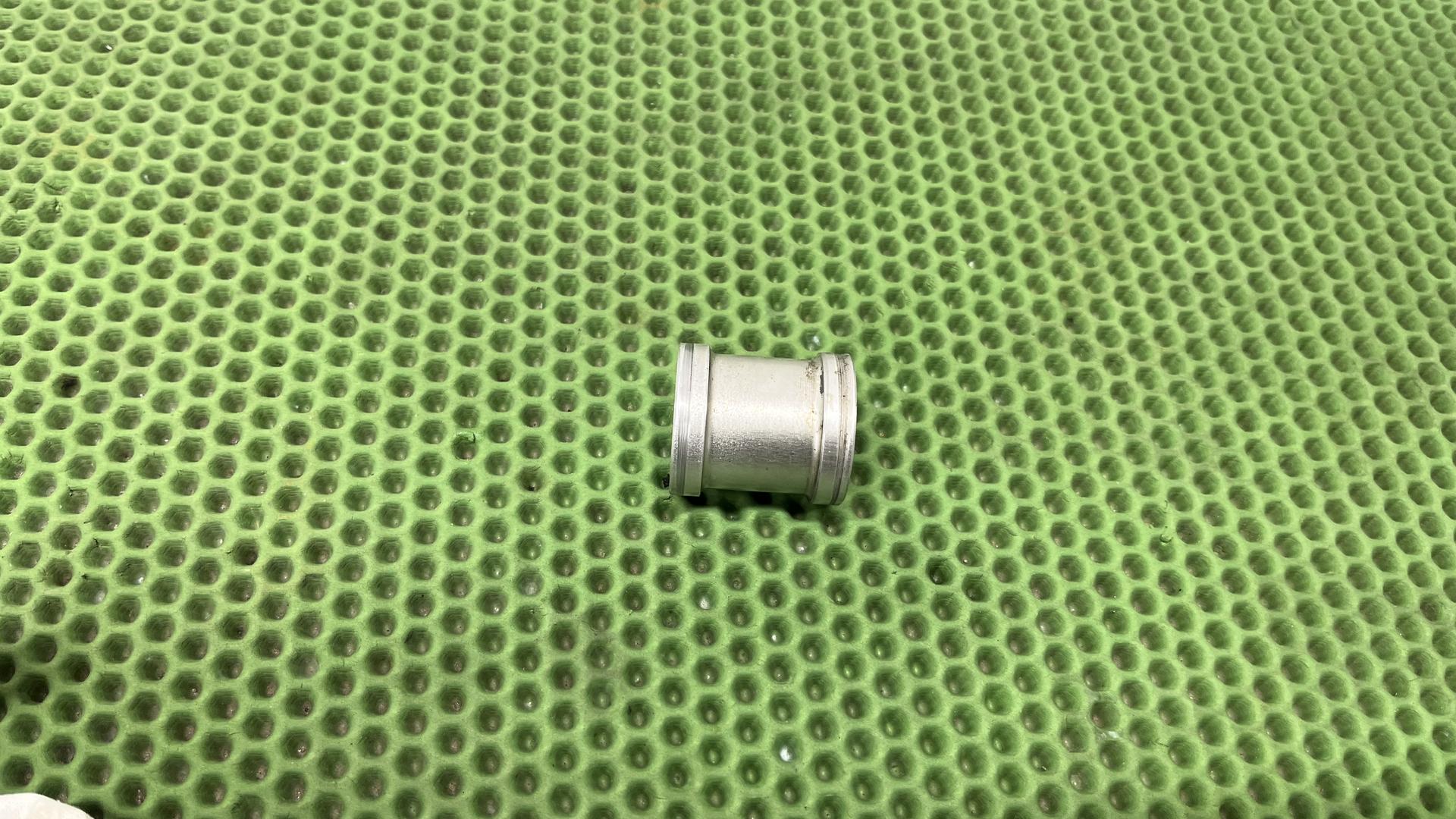 Втулка оси переднего колеса 36317664722