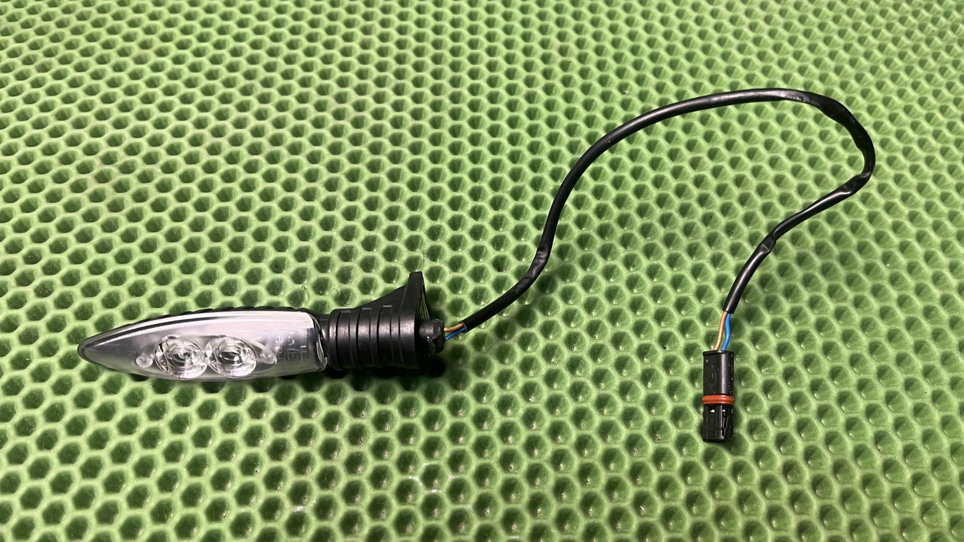 Светодиодный указатель поворота 63138522499