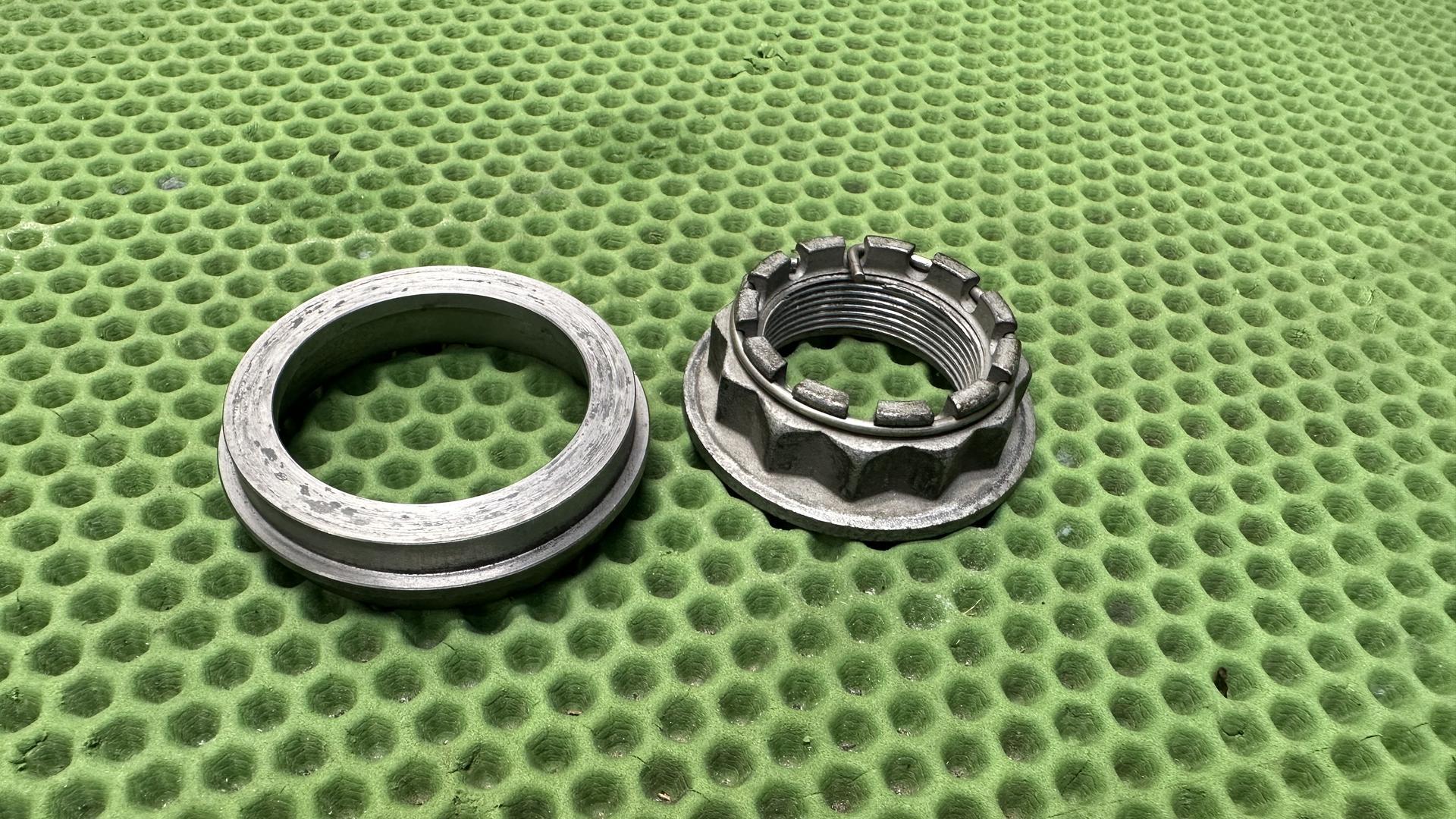 Гайка ведомого шкива 37X1.5 33177658572