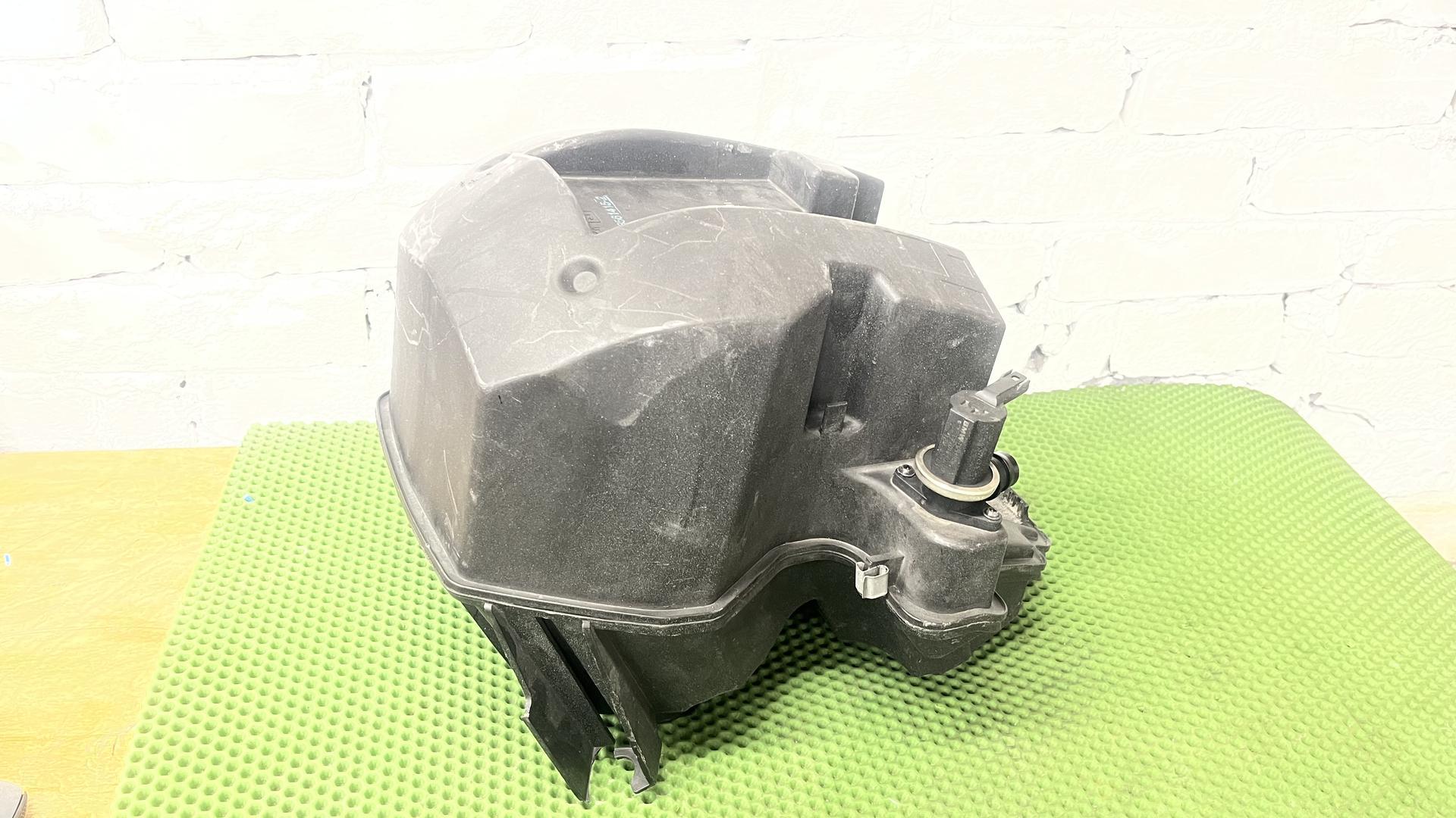 Корпус воздушного фильтра k71/73 17+ 13718561416