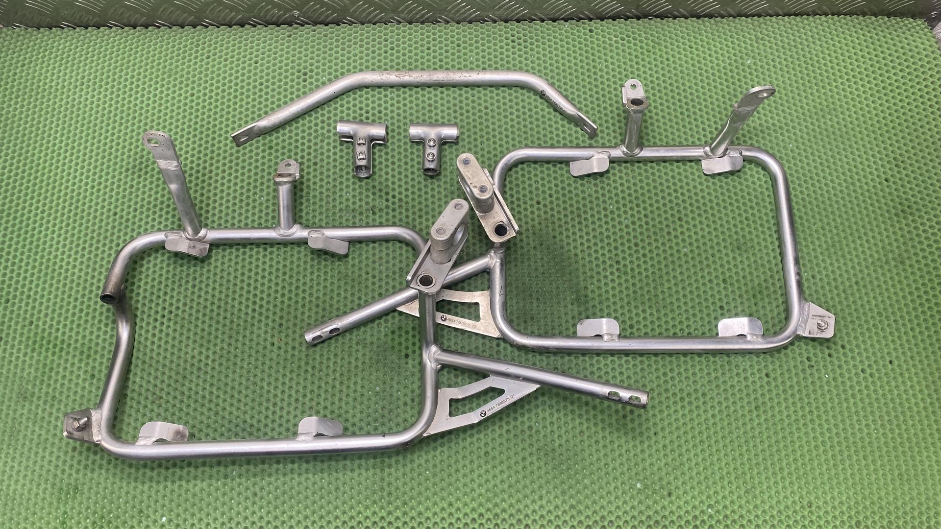 Комплект крепления боковых кофров R1200GS Adventure K25 