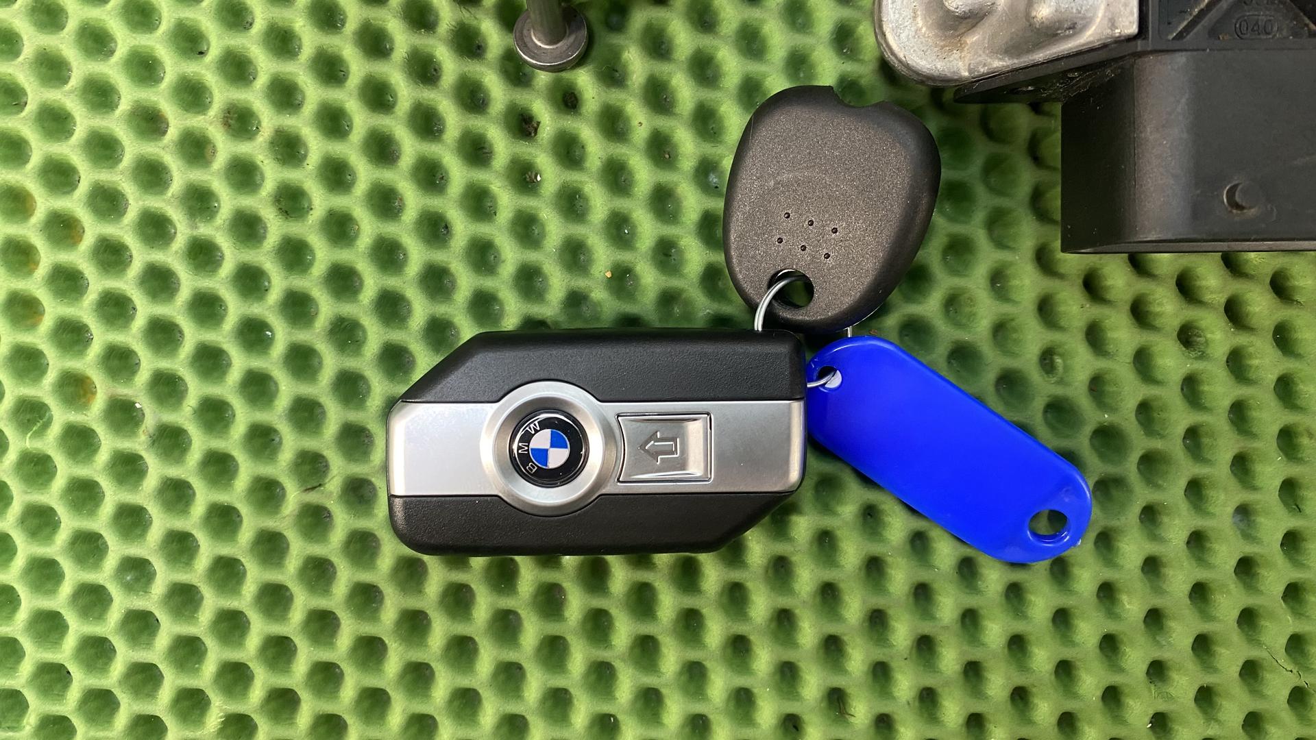 Радиоключ Keyless Ride 434 MHZ 66128555168