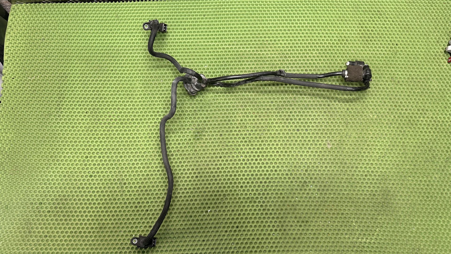 Распределитель топлива R1200GS K25 рест. (10-13) 13537718521