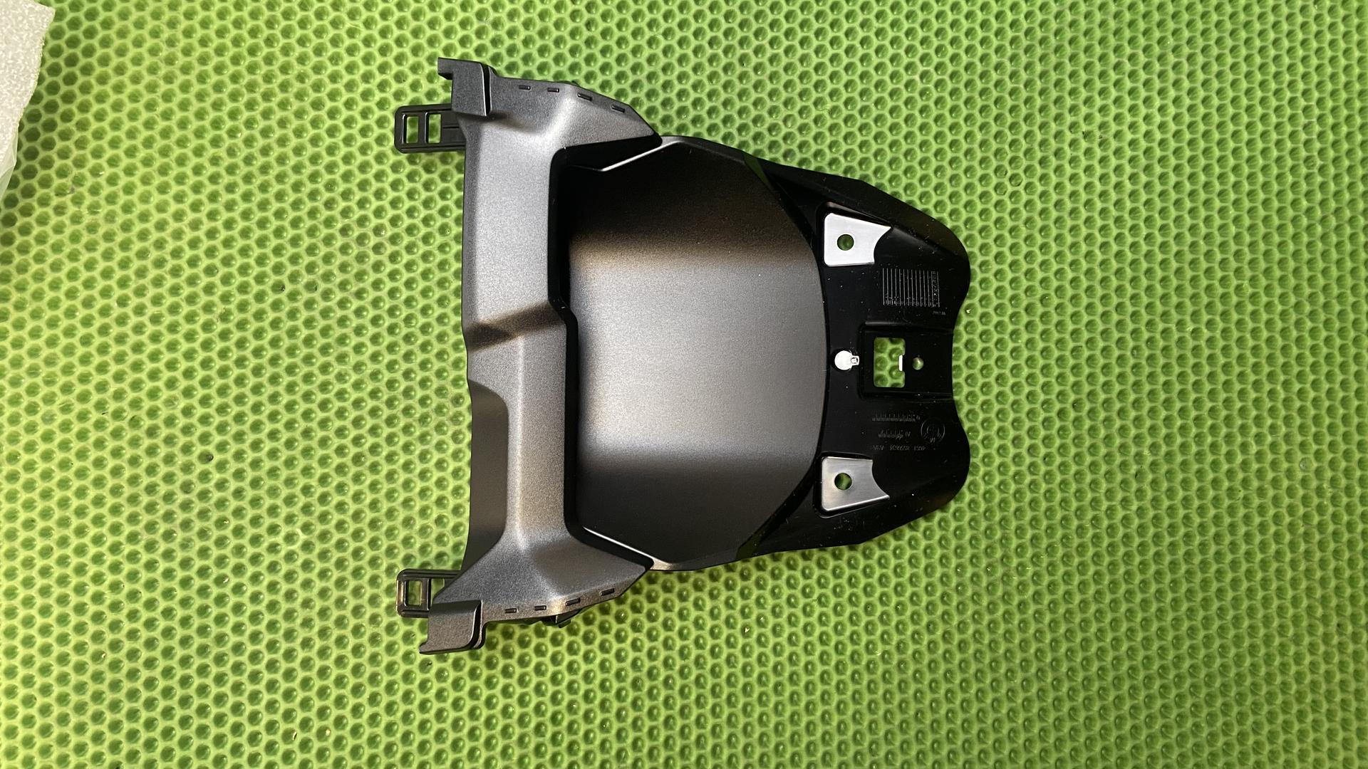 Кожух переднего колеса середина 46618556634