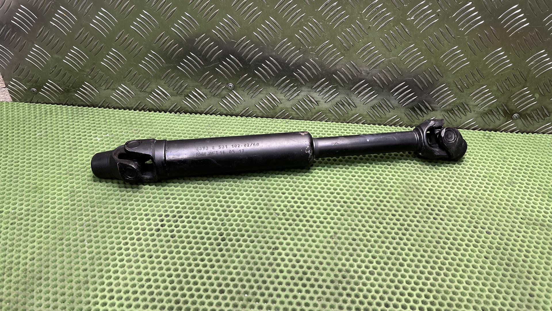 Карданный вал 33738531102