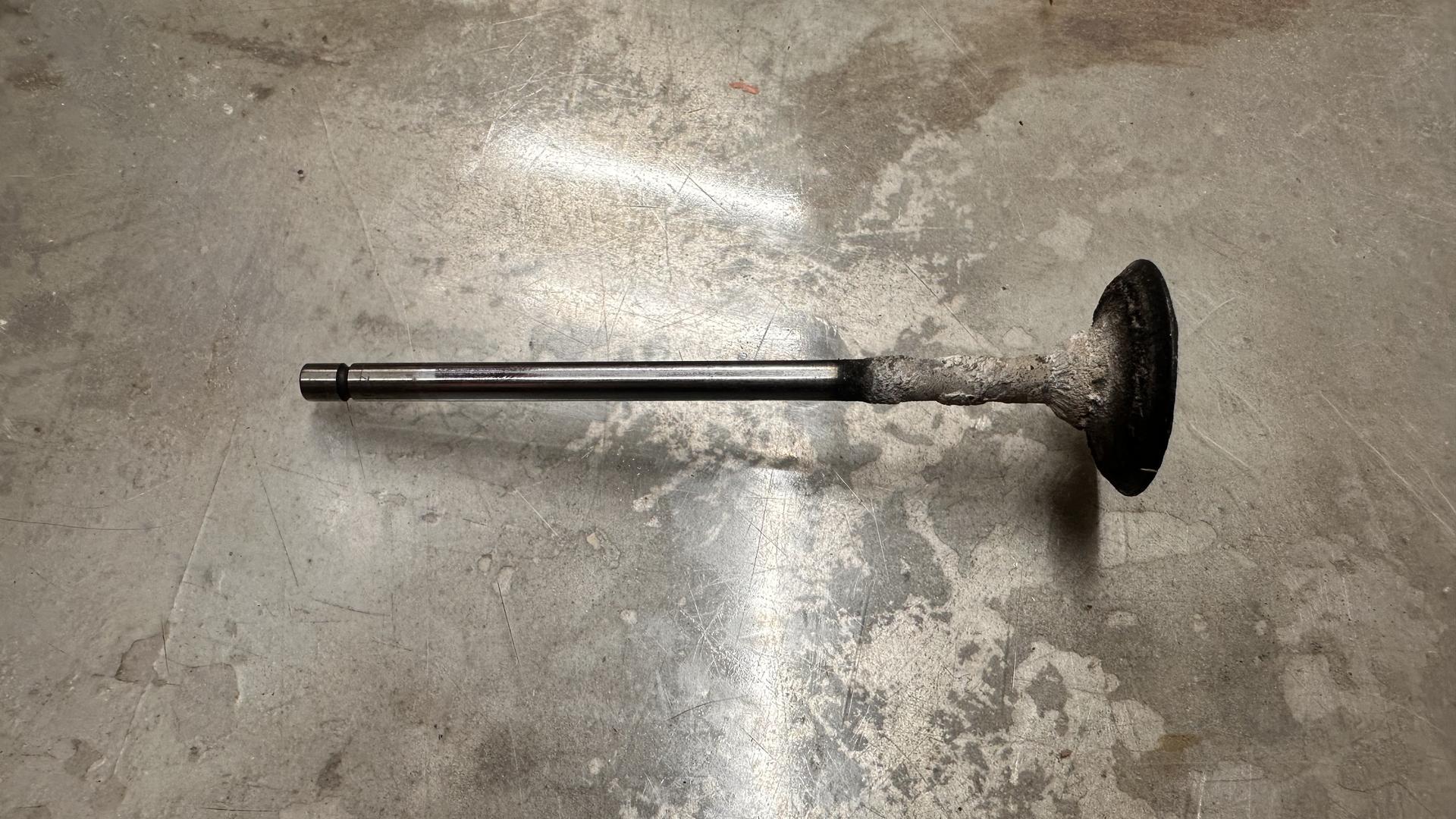 выпускной клапан 11347690469