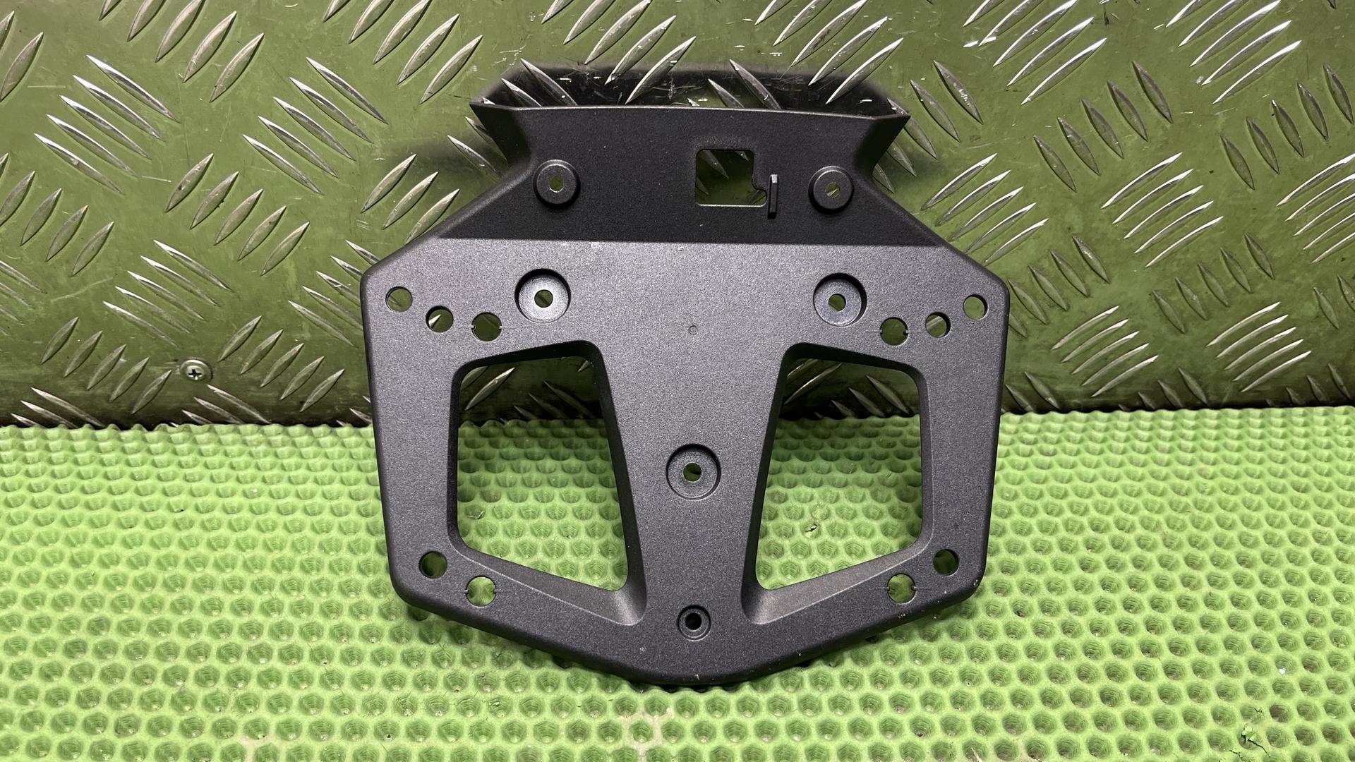 Держатель номерного знака R1300GS/GSA/R/RS KA1/2/4/5 63267105882