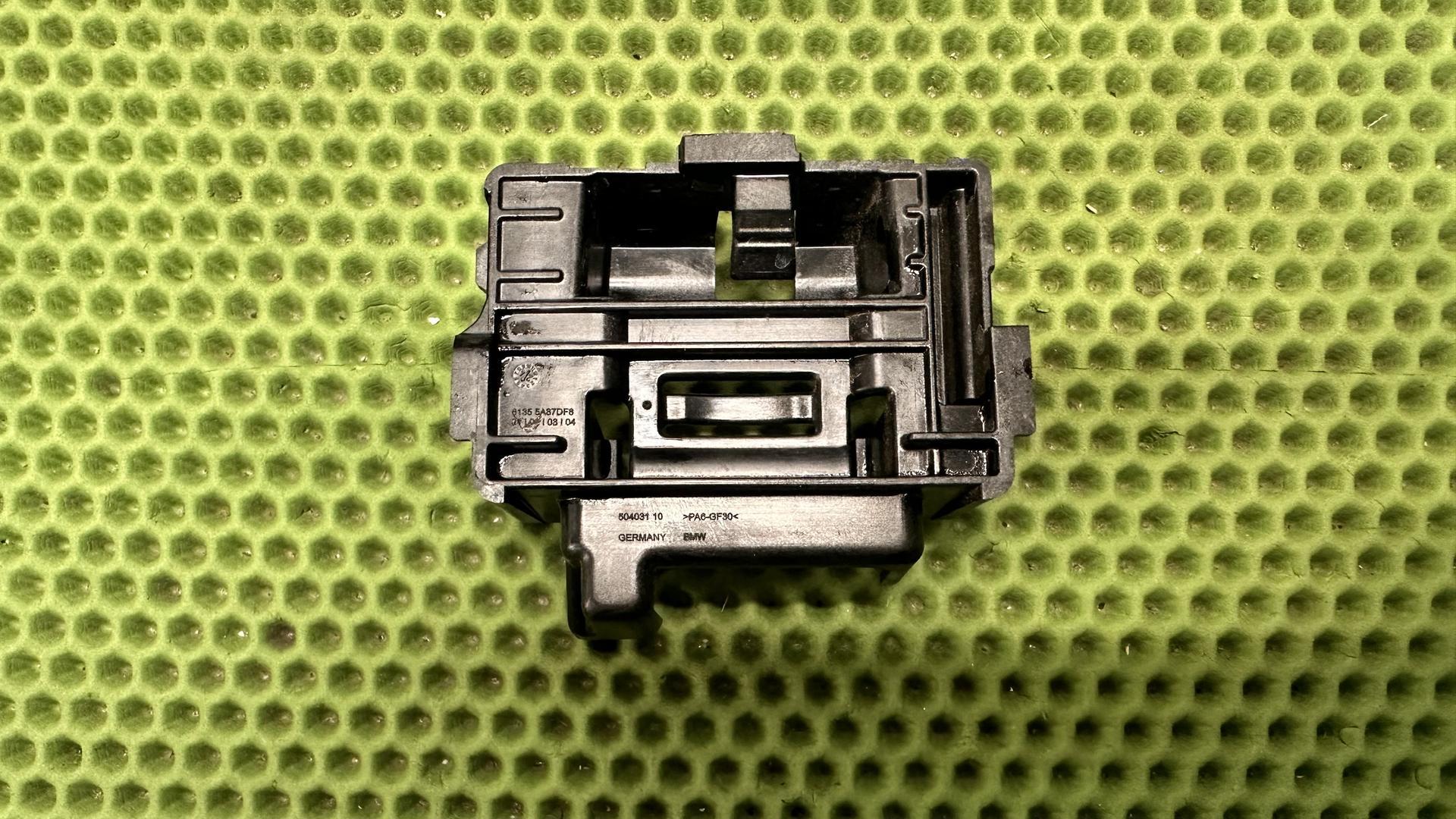 Крепление модуля шасси 61355a87df8