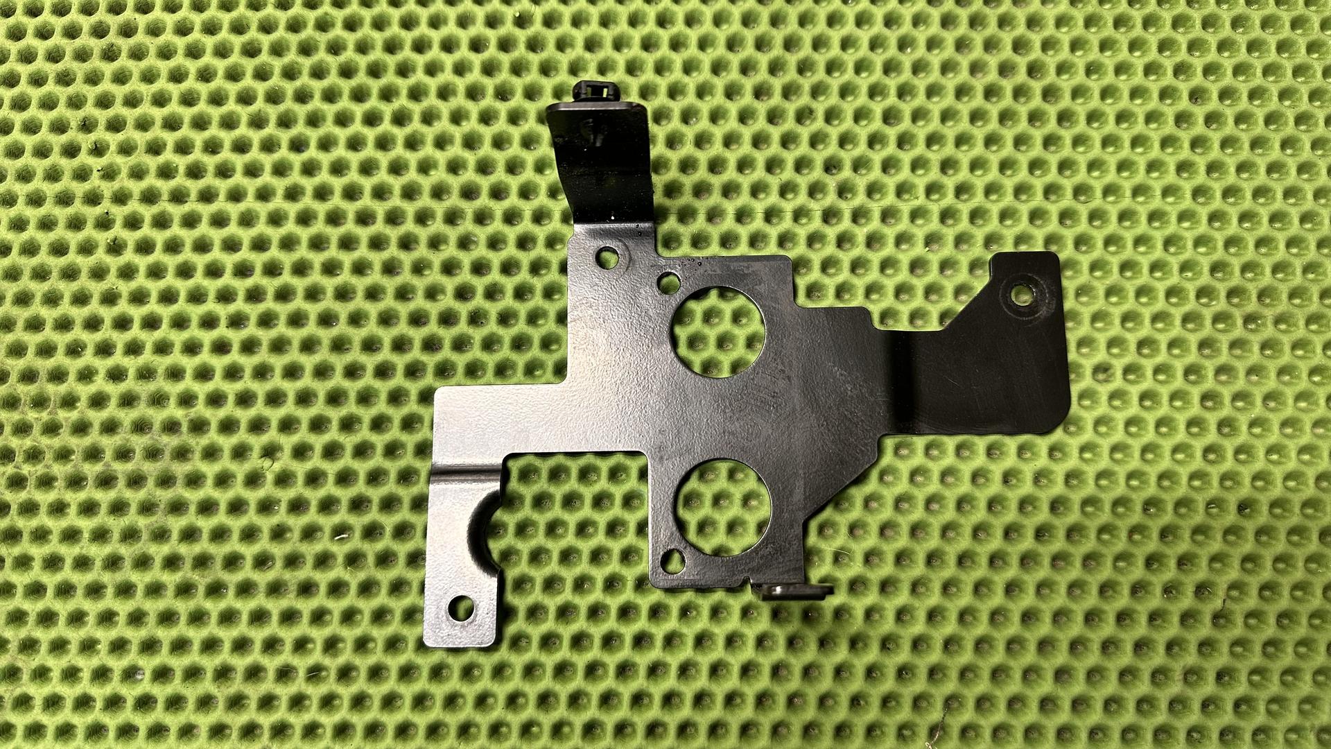 Кронштейн блока ABS K1300S / K1300R 34517714615