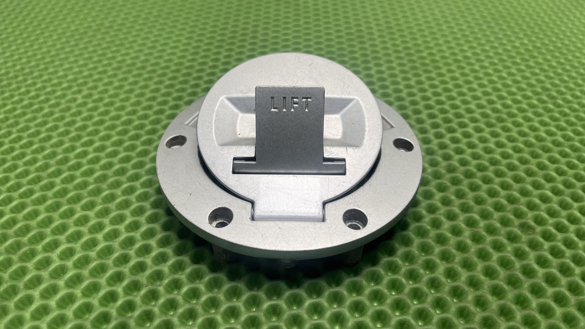 запорный механизм топливного бака 16117706777