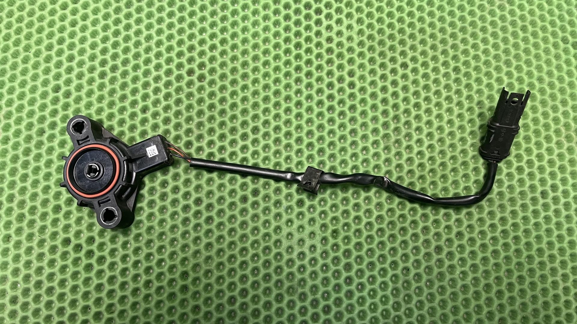 Потенциометр с кабелем 61317693526