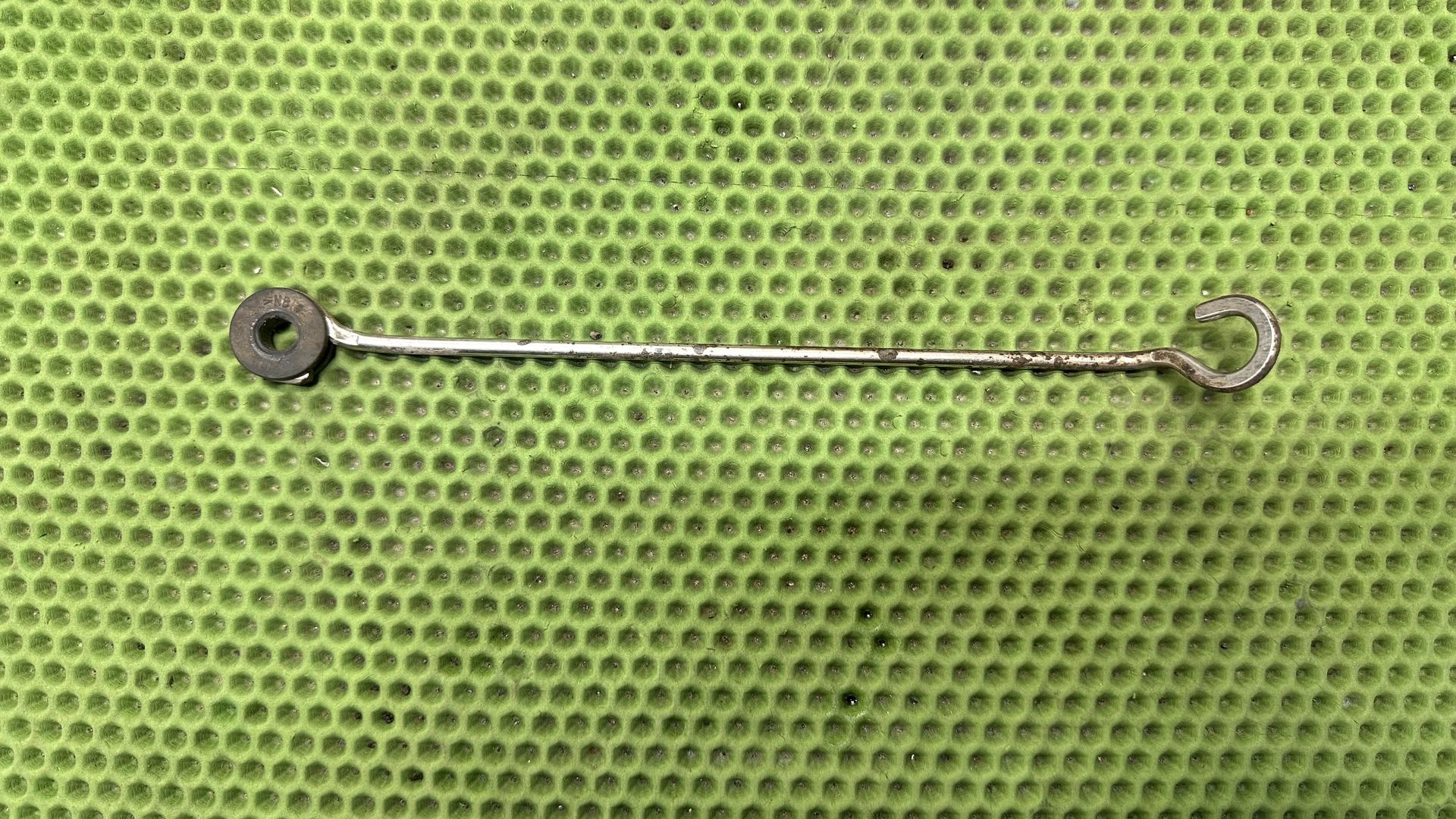 Растяжка радиатора 17117672748