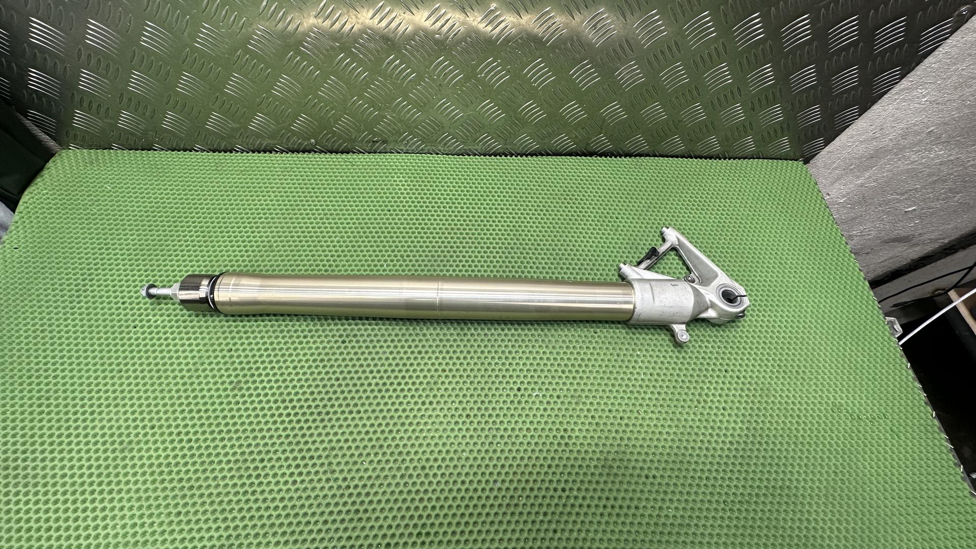 Перо вилки золотистое Л 31428393003