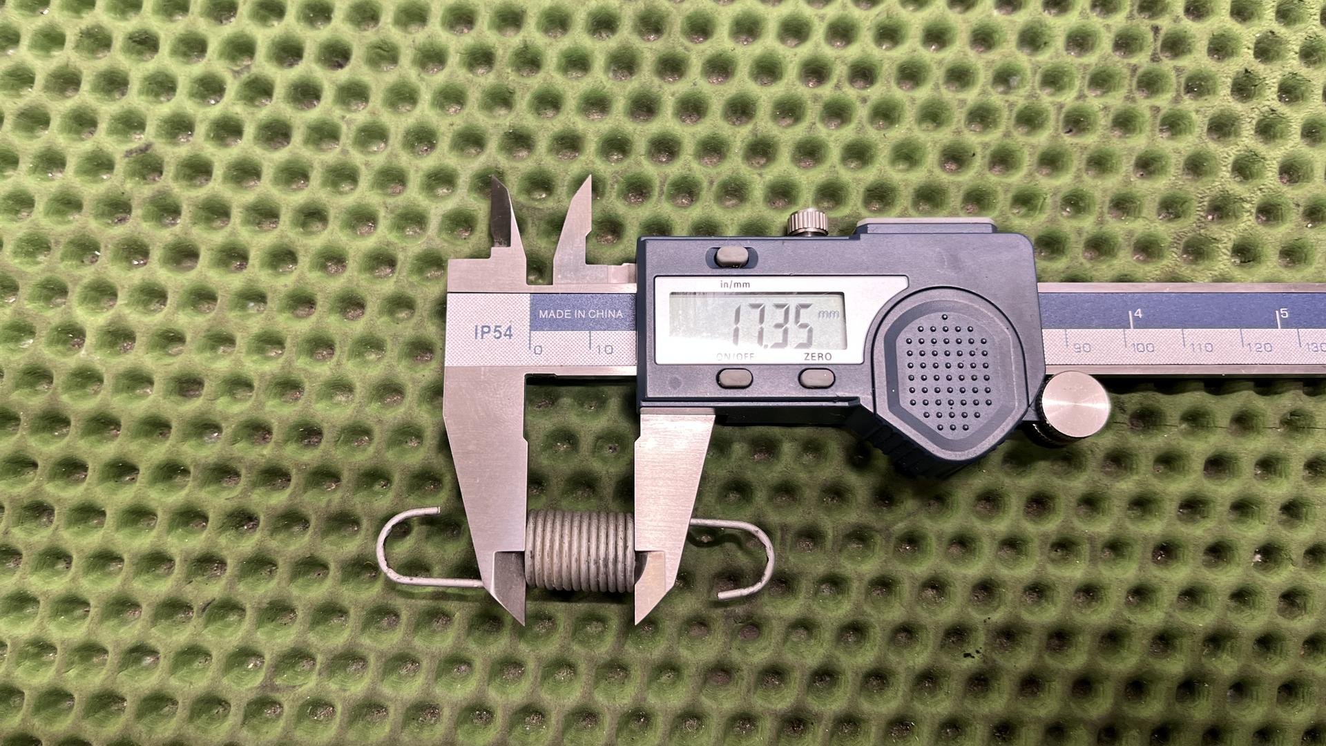 Пружина педали тормоза 65mm 46718394261