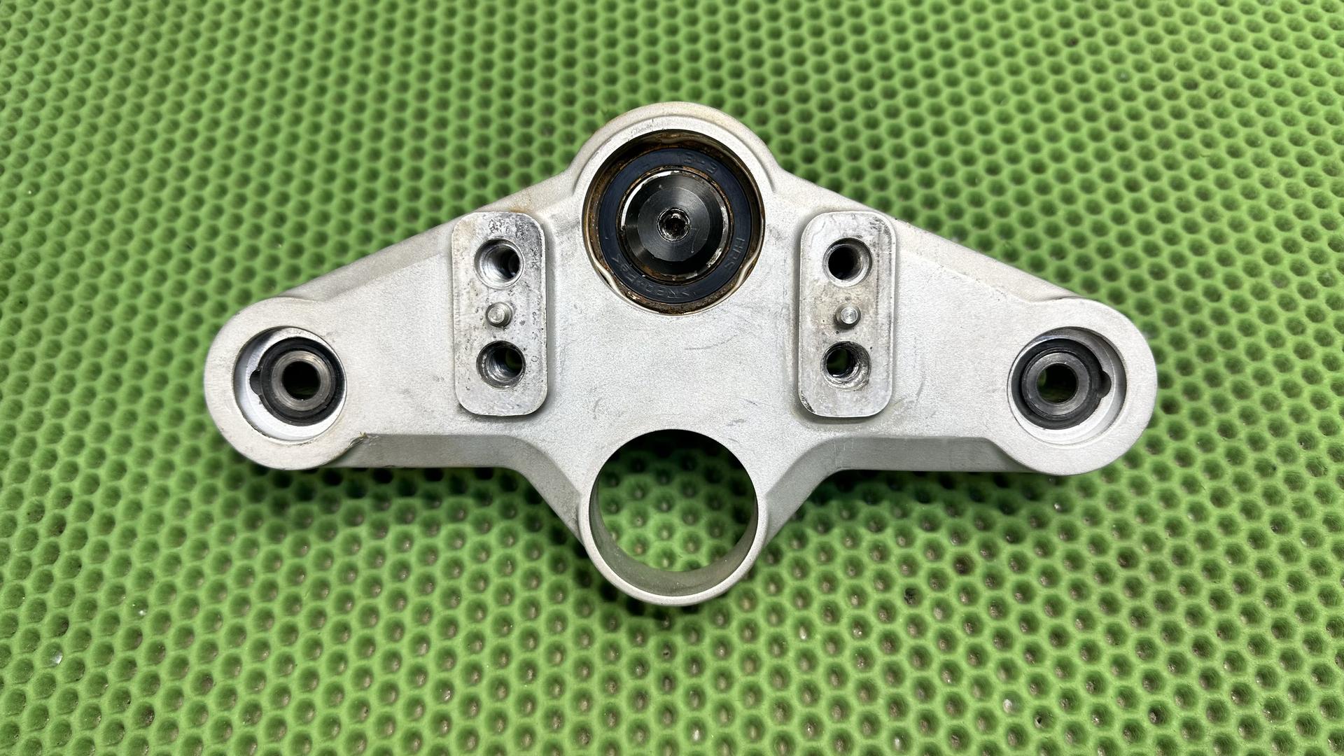 Перемычка вилки Вх с шарниром 31427718170