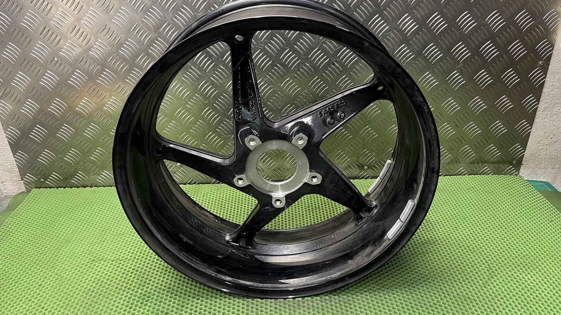 Литой диск задний черный R1300RS (KA5) 36315a63ed2