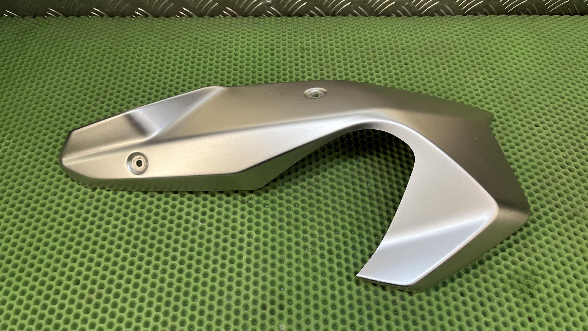 Обтек. двигателя нержавеющая сталь левый 46638392145