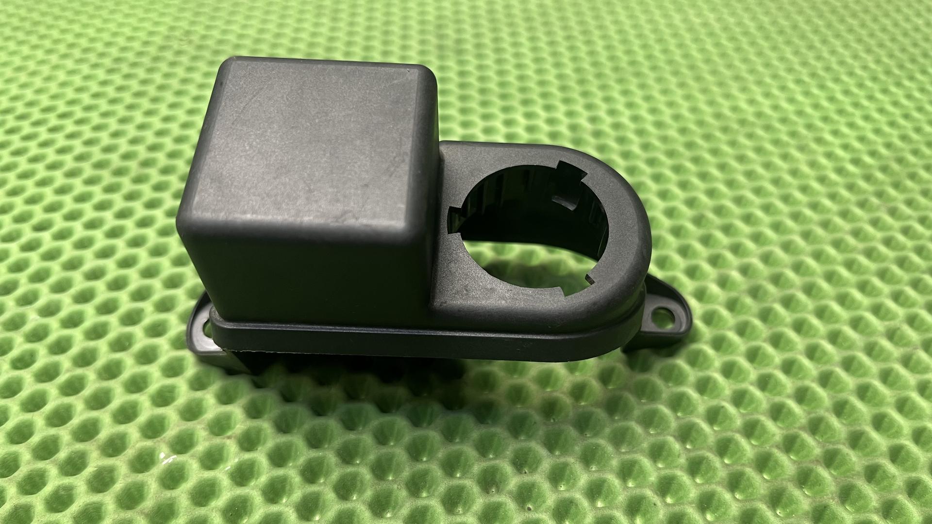 Держатель реле стартера 61137682714