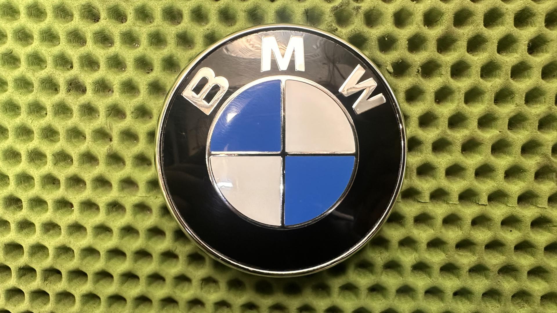 Эмблема на боковину K1200/1300R 51148240128