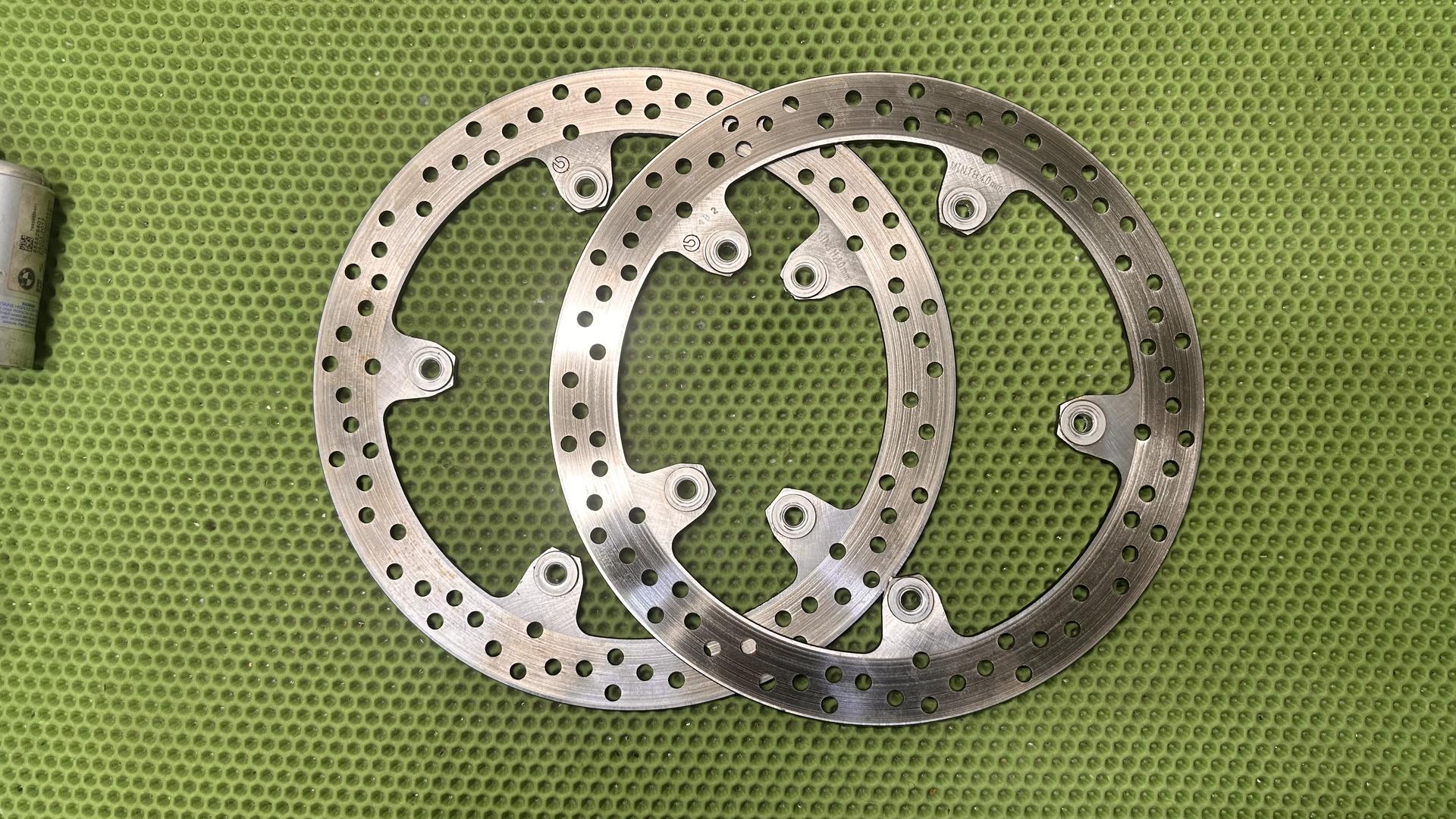 Тормозной диск с заклепками 34118526575