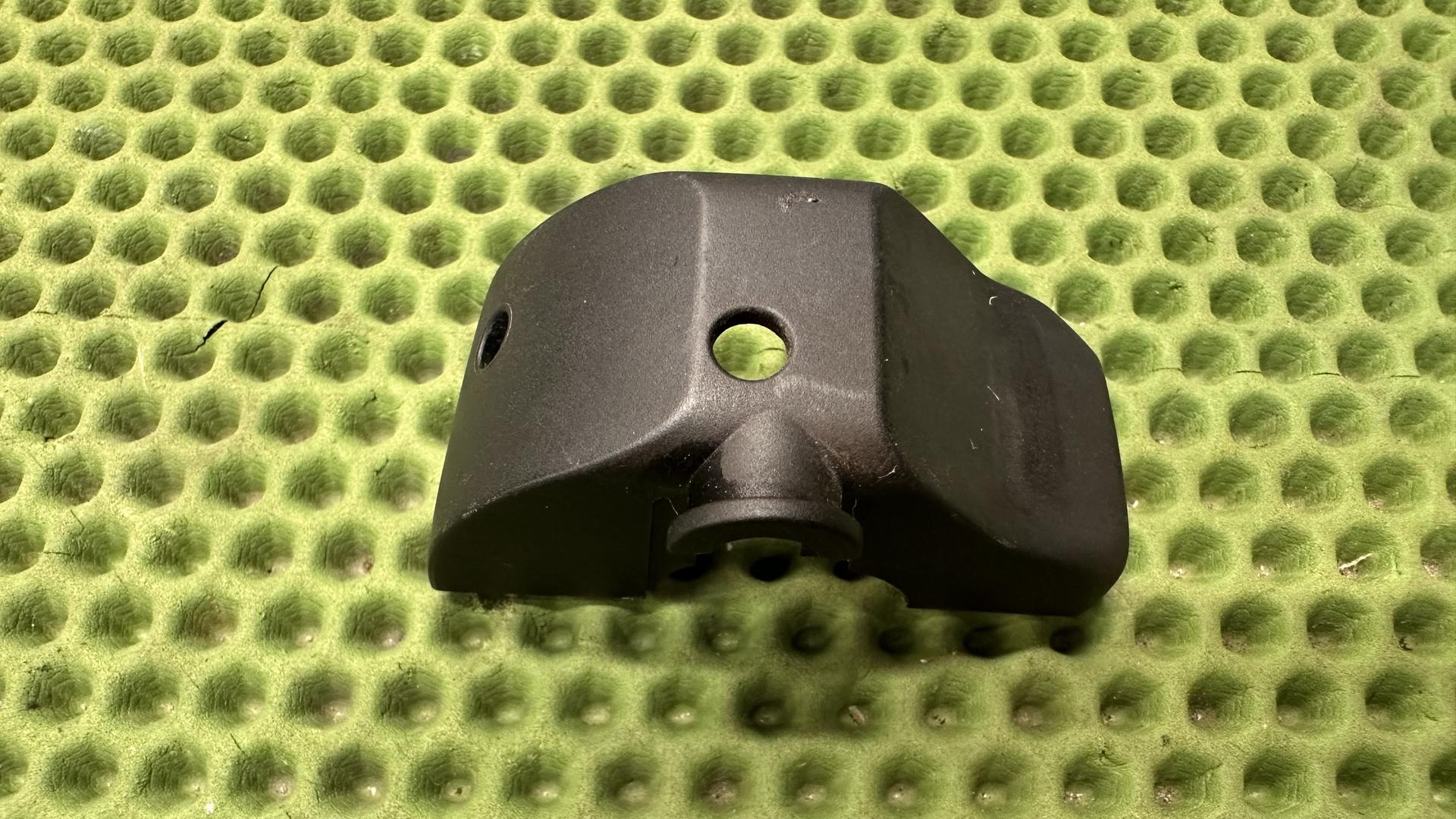 Крышка правого пульта 61317708231