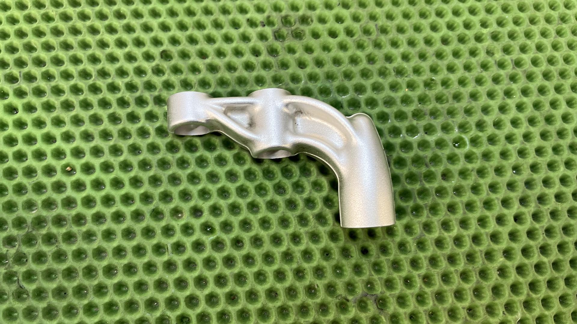 Кронштейн амортизатора рул. управления 32768541976