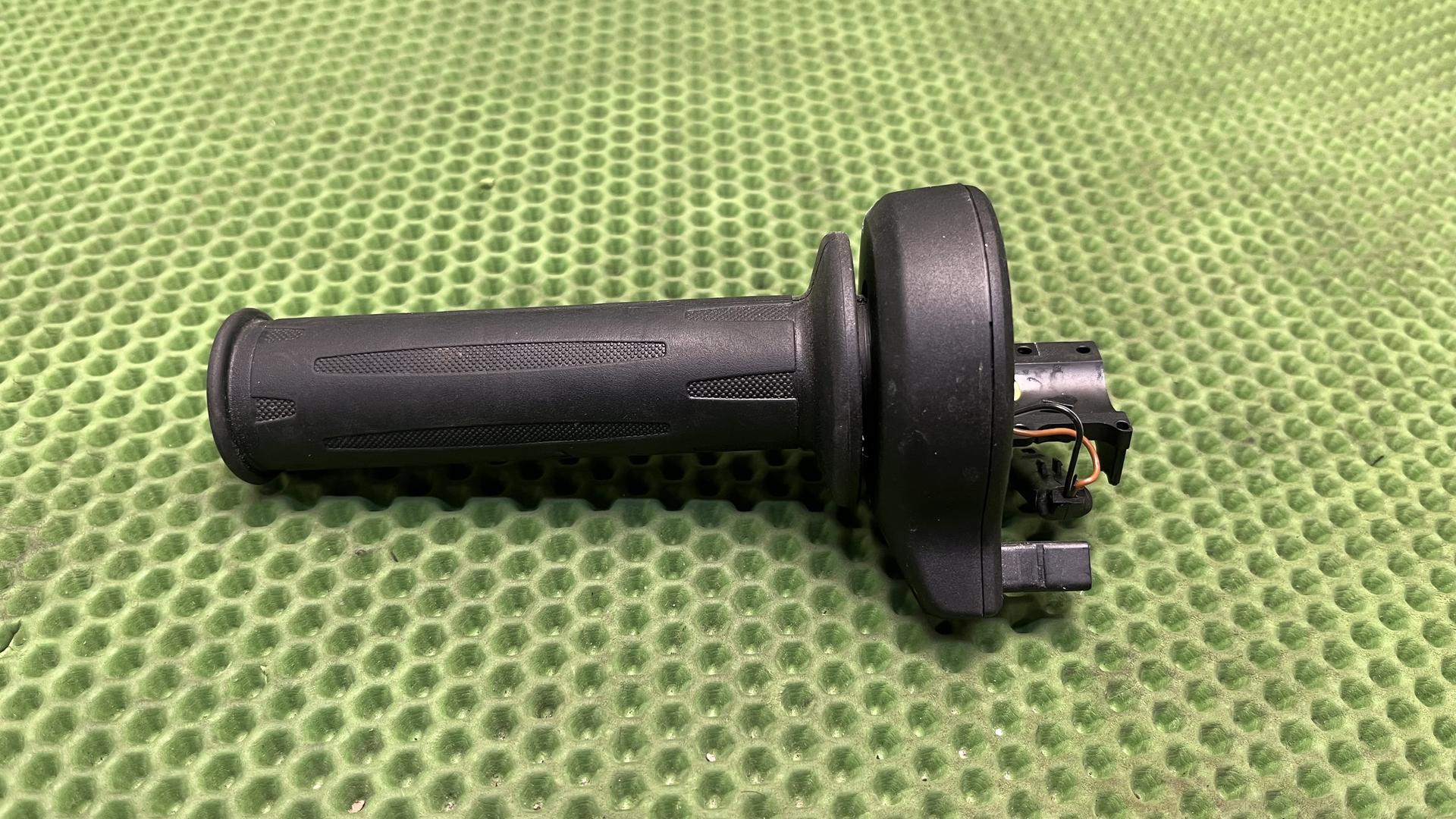 Электронная ручка газа 61318552120