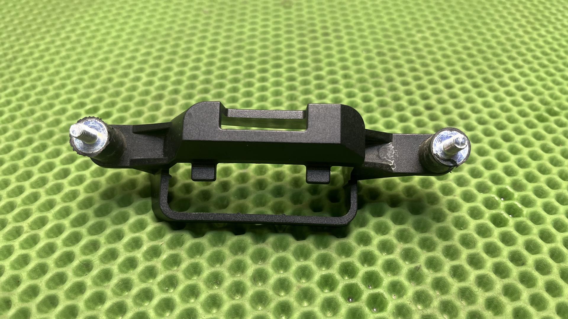 Держатель ЭБУ аудиосистемы R1250RT рест. правый (с 2020 г.) 65129467708